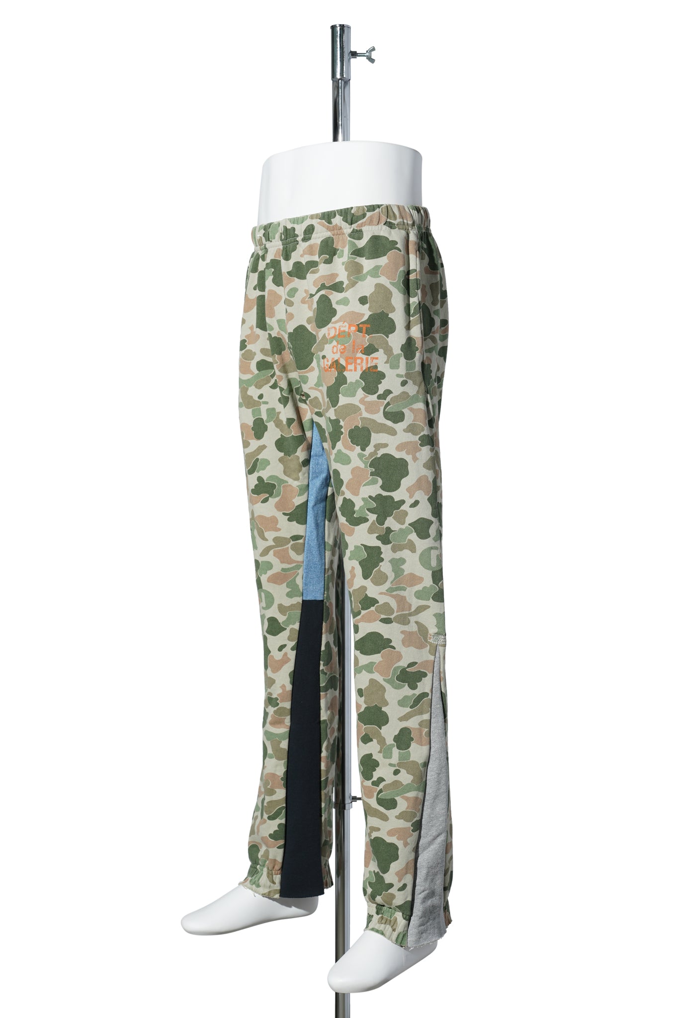 SWEATPANT FLARE / FROG CAMO PLAINS