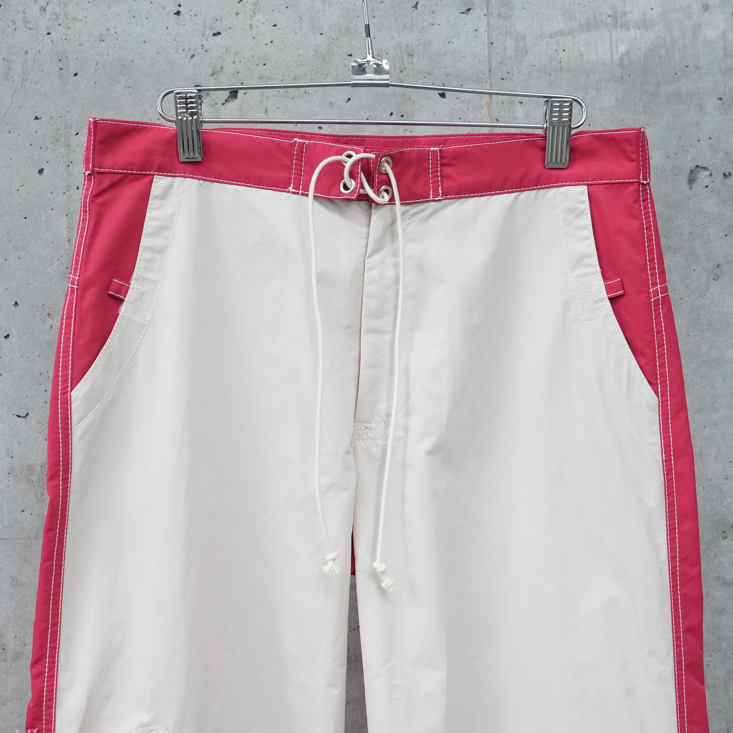 CEDRIC TROUSERS / BEIGE/RED