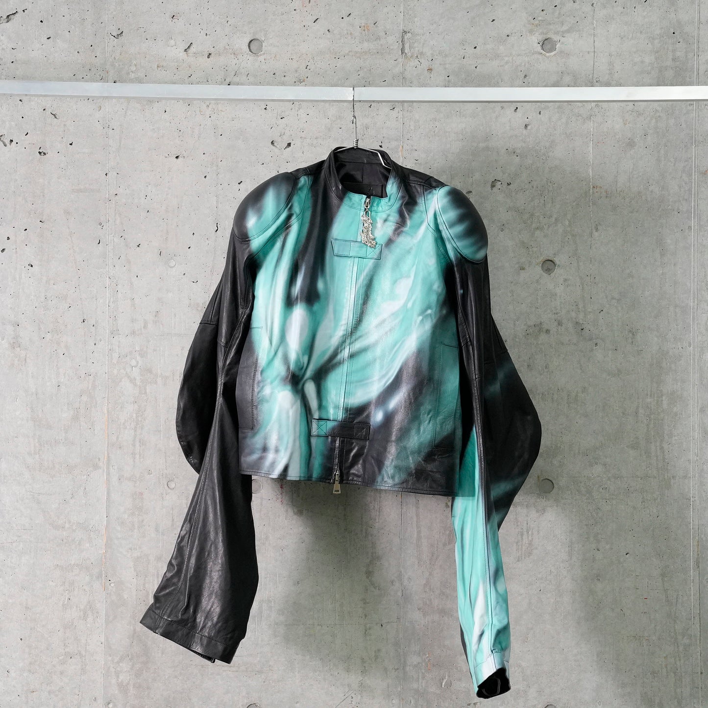 AIRBRUSHED LEATHER JKT / BLACK/TEAL