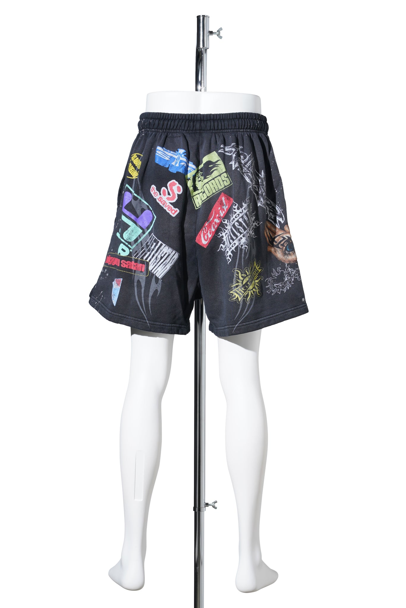 PATCHED SHORTS / BLACK