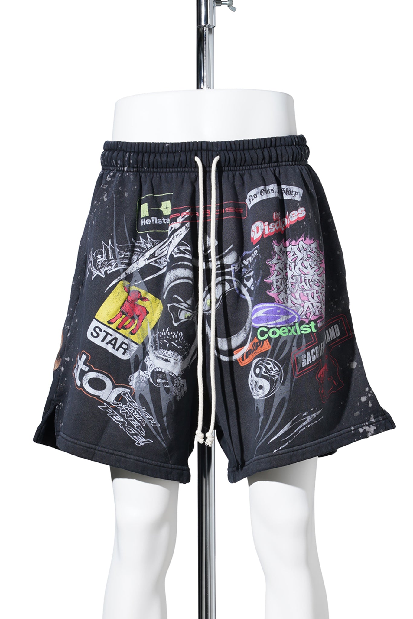 PATCHED SHORTS / BLACK
