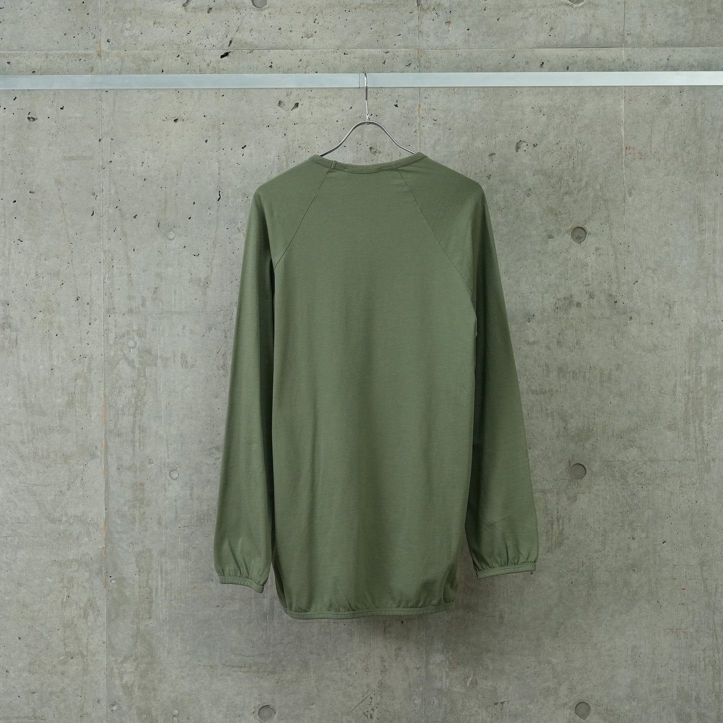 T-SHIRT / ARMY GREEN