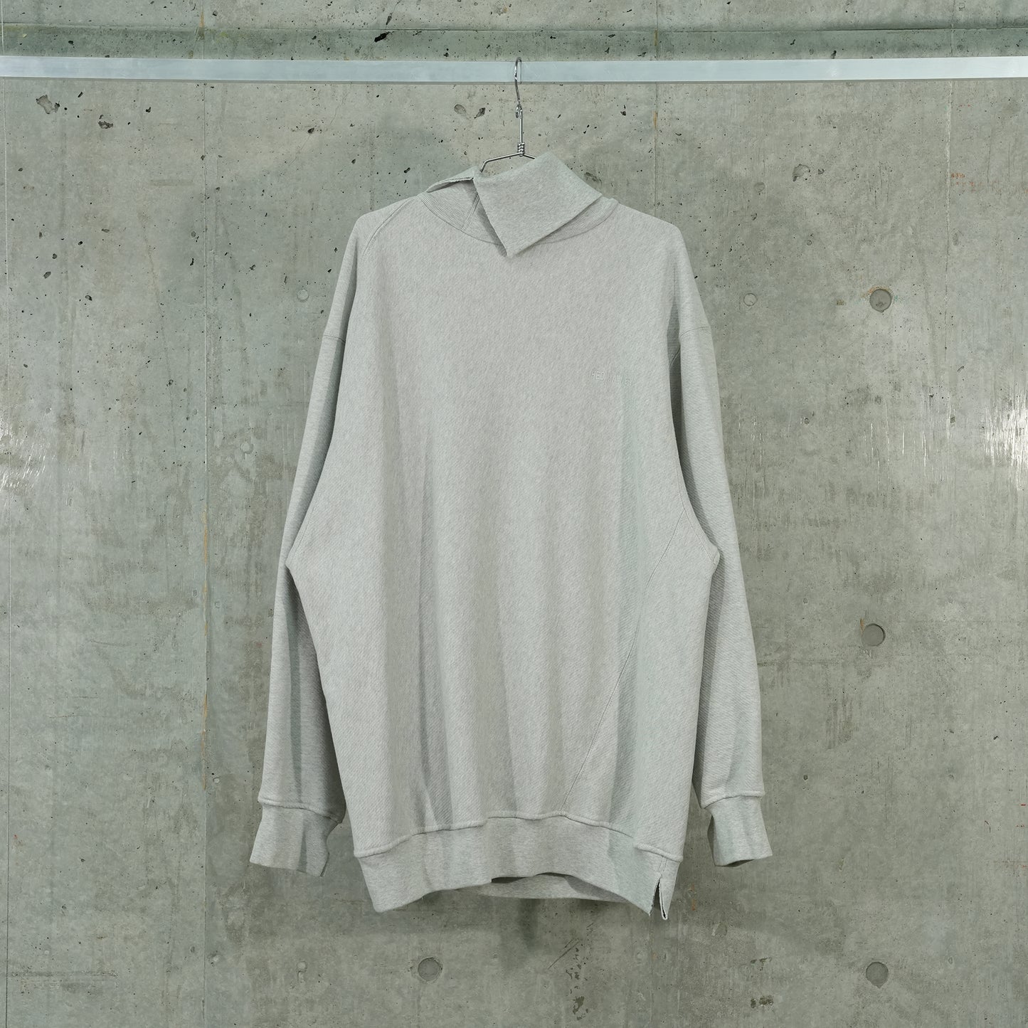 SWEATSHIRT / 030:MEDIUM GRAY