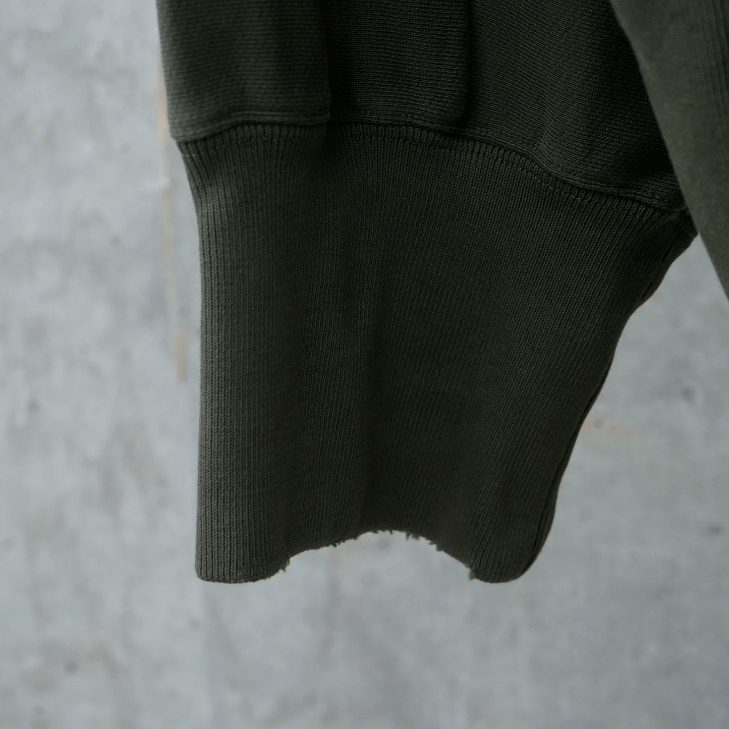 CREWNECK SWEATER / GREEN