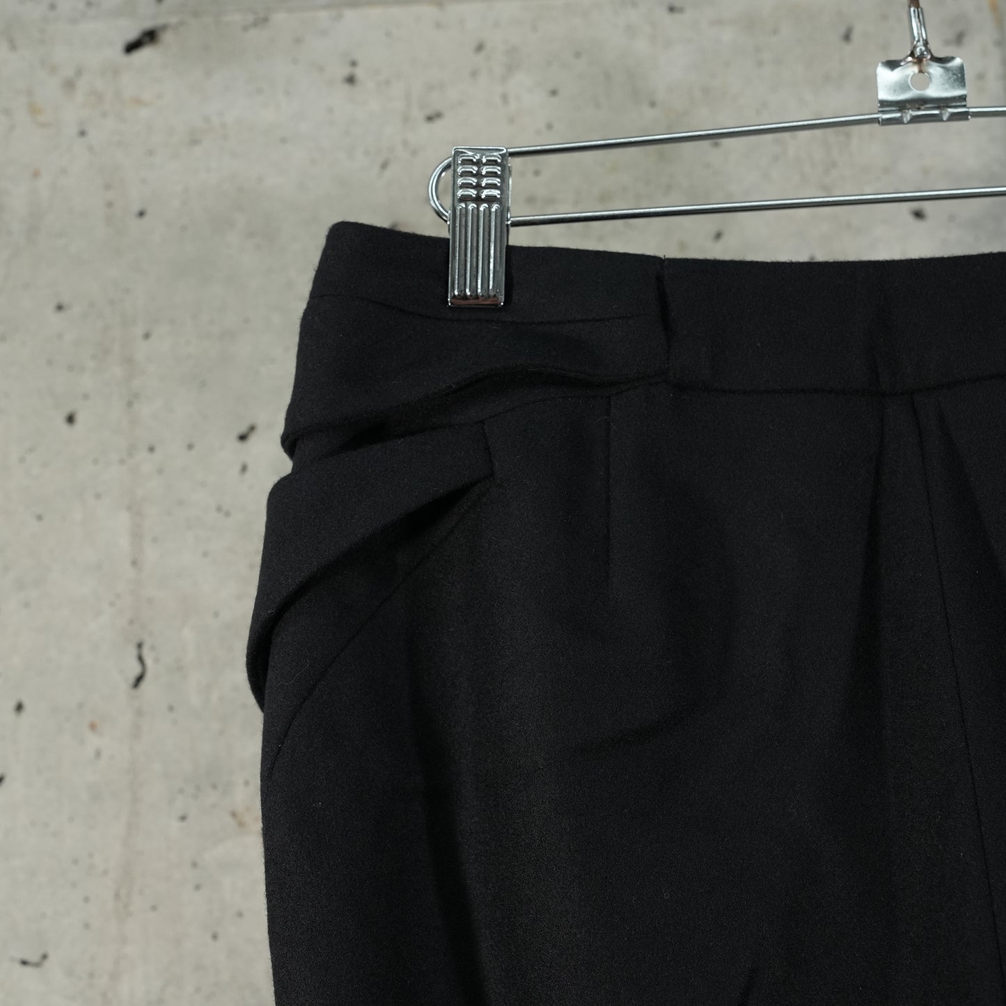 CINCHED POCKET PANTS w/ LEATHER BELT / BLACK