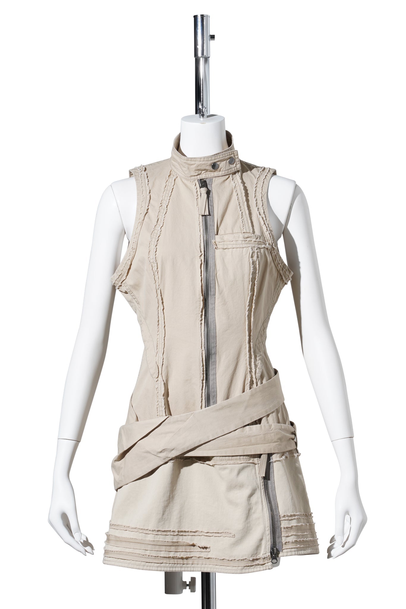 SLEEVELESS MOTO DRESS W/ BELT BAG / SAND BEIGE