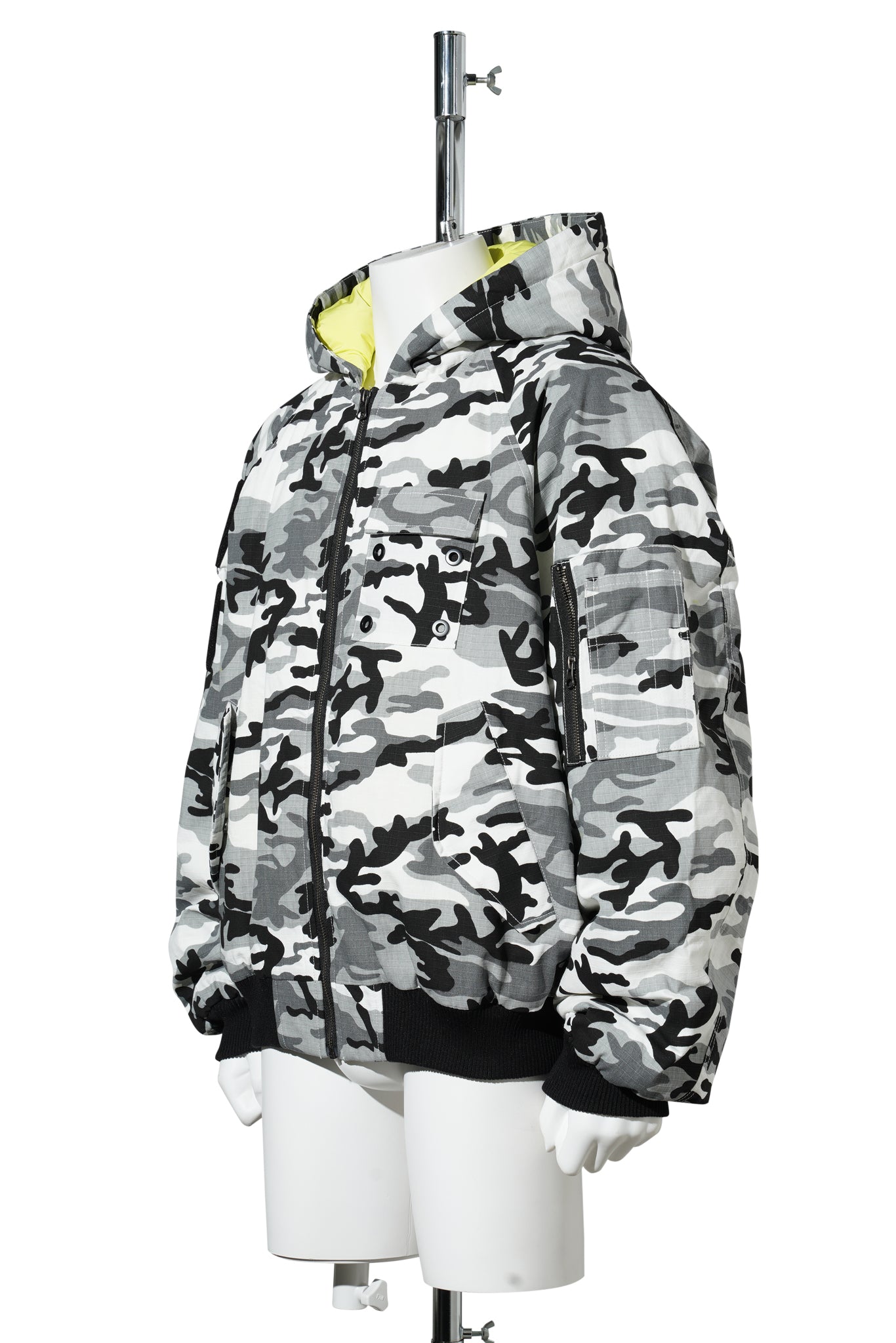 CAMO RAGLAN BOMBER / WHITE