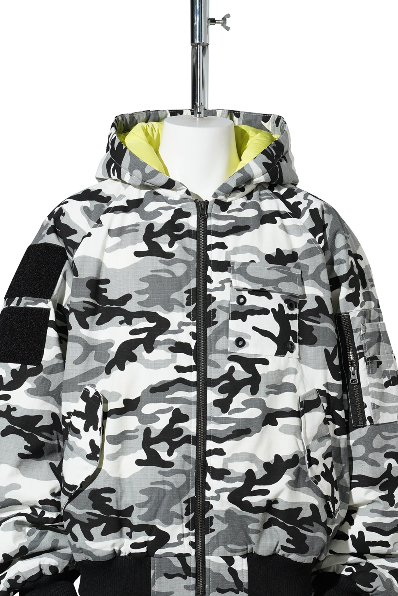 CAMO RAGLAN BOMBER / WHITE