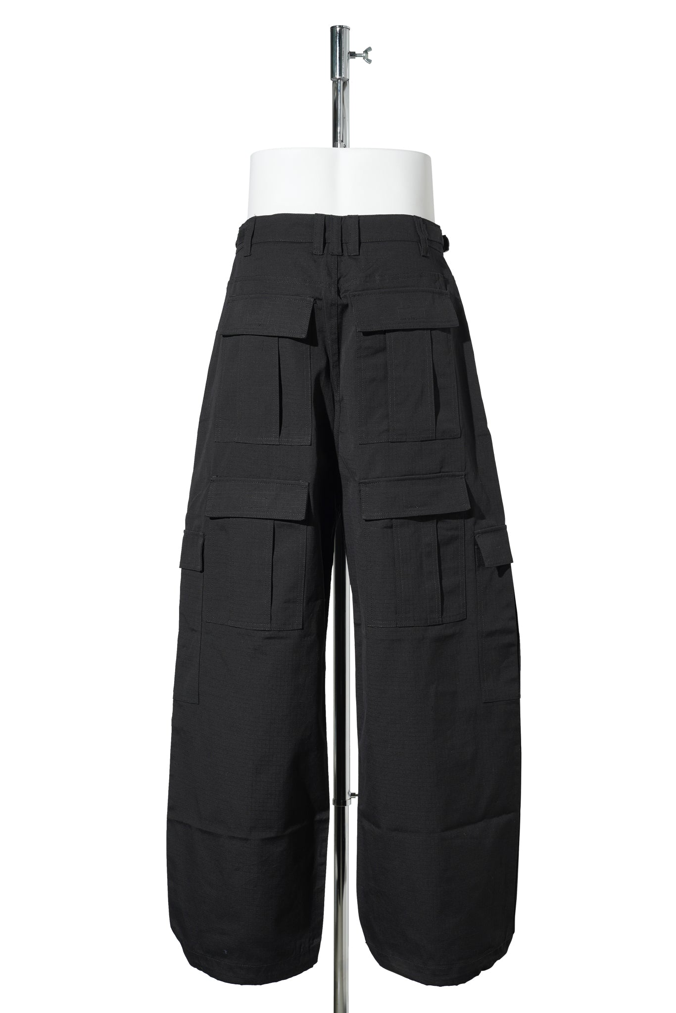 BLACK CARGOS / BLACK