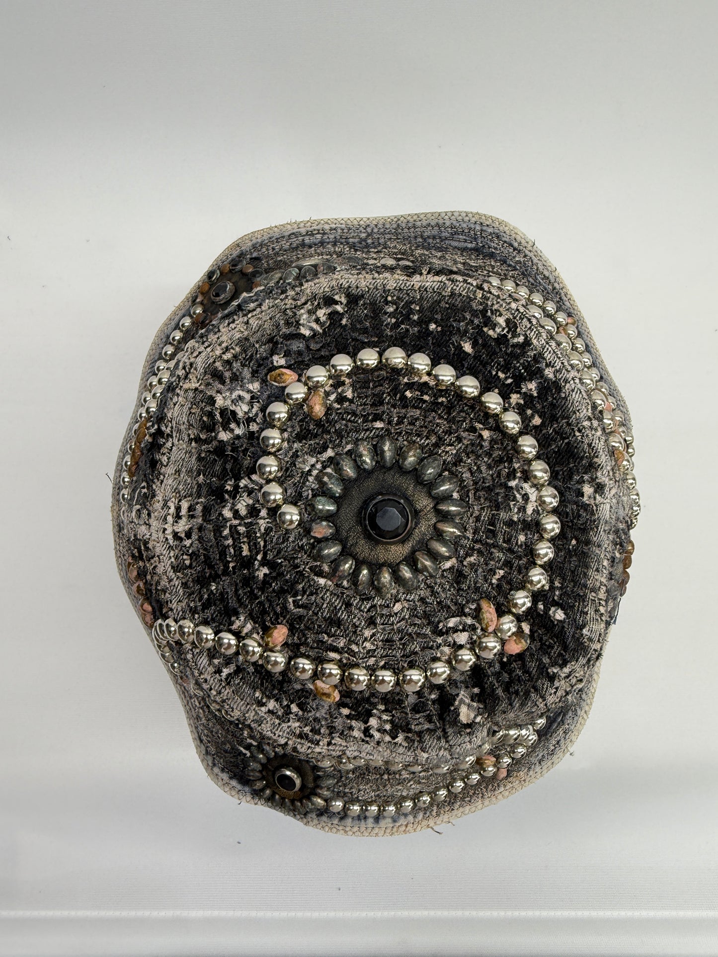 UROBOROS DEER LEATHER×STUDS BUCKET HAT (HIPPIE FLOWER×PEACE) / BLACK