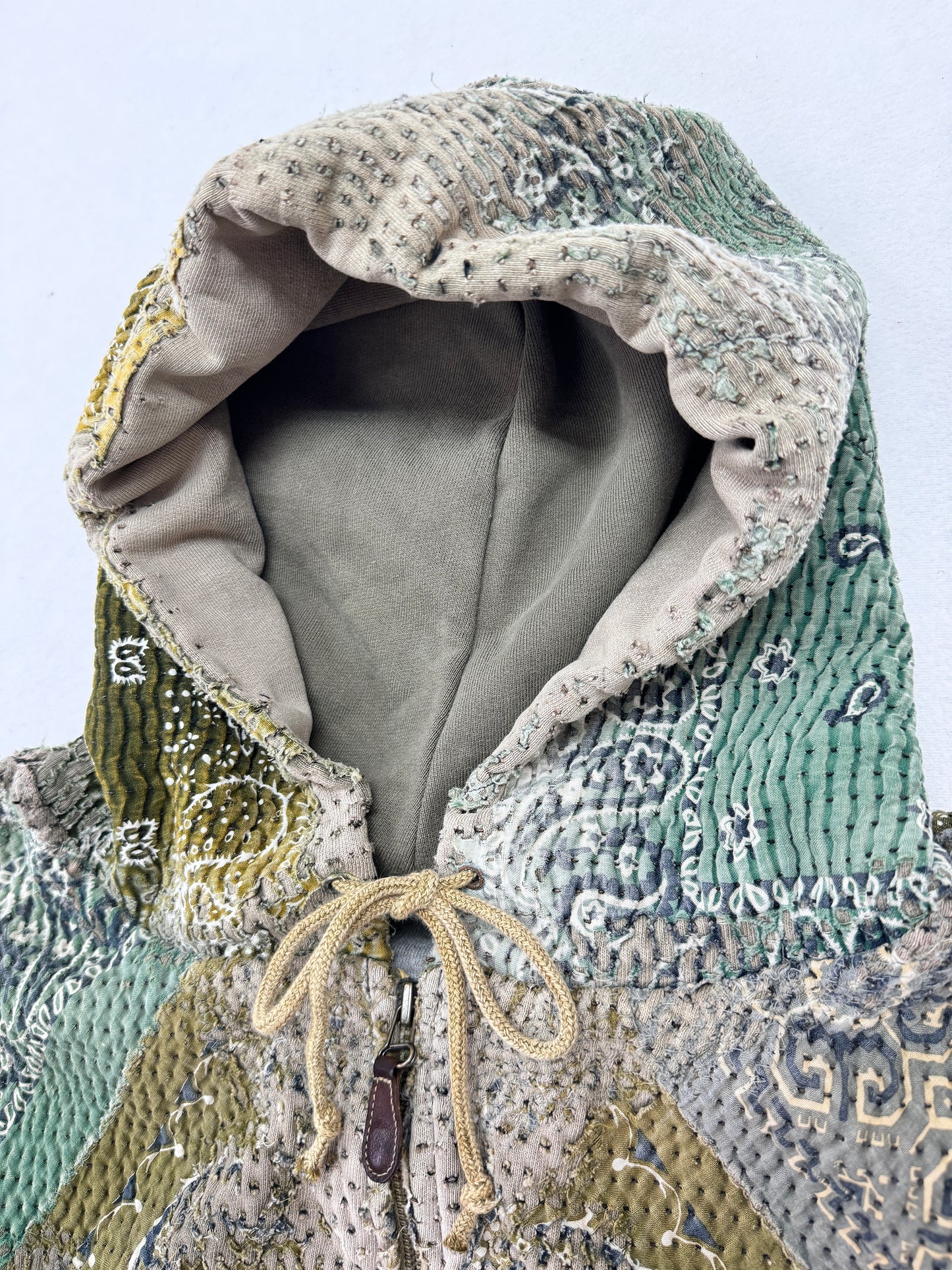 UROBOROS ZIP HOODIE / KHAKI