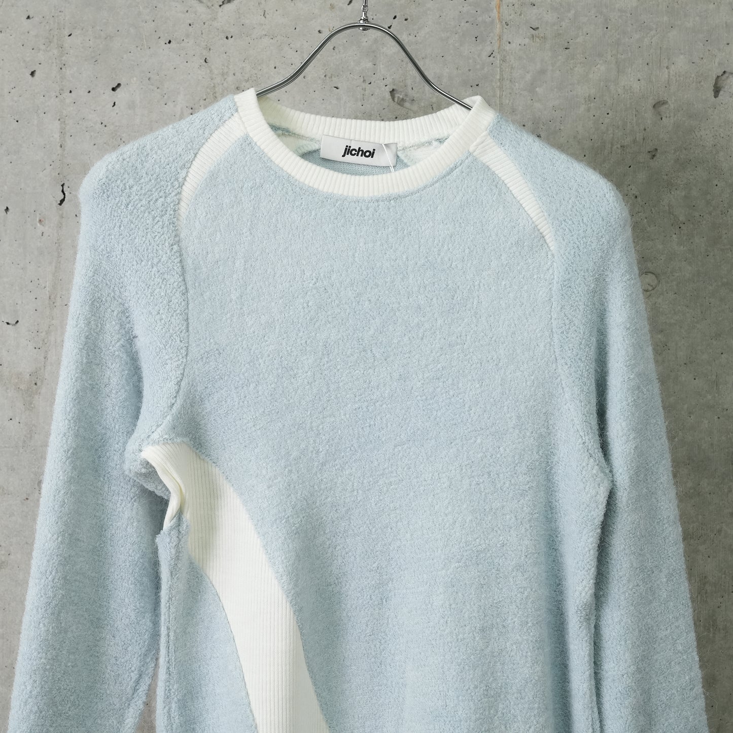 CURVED RAGLAN SWEATER / DAY SKY