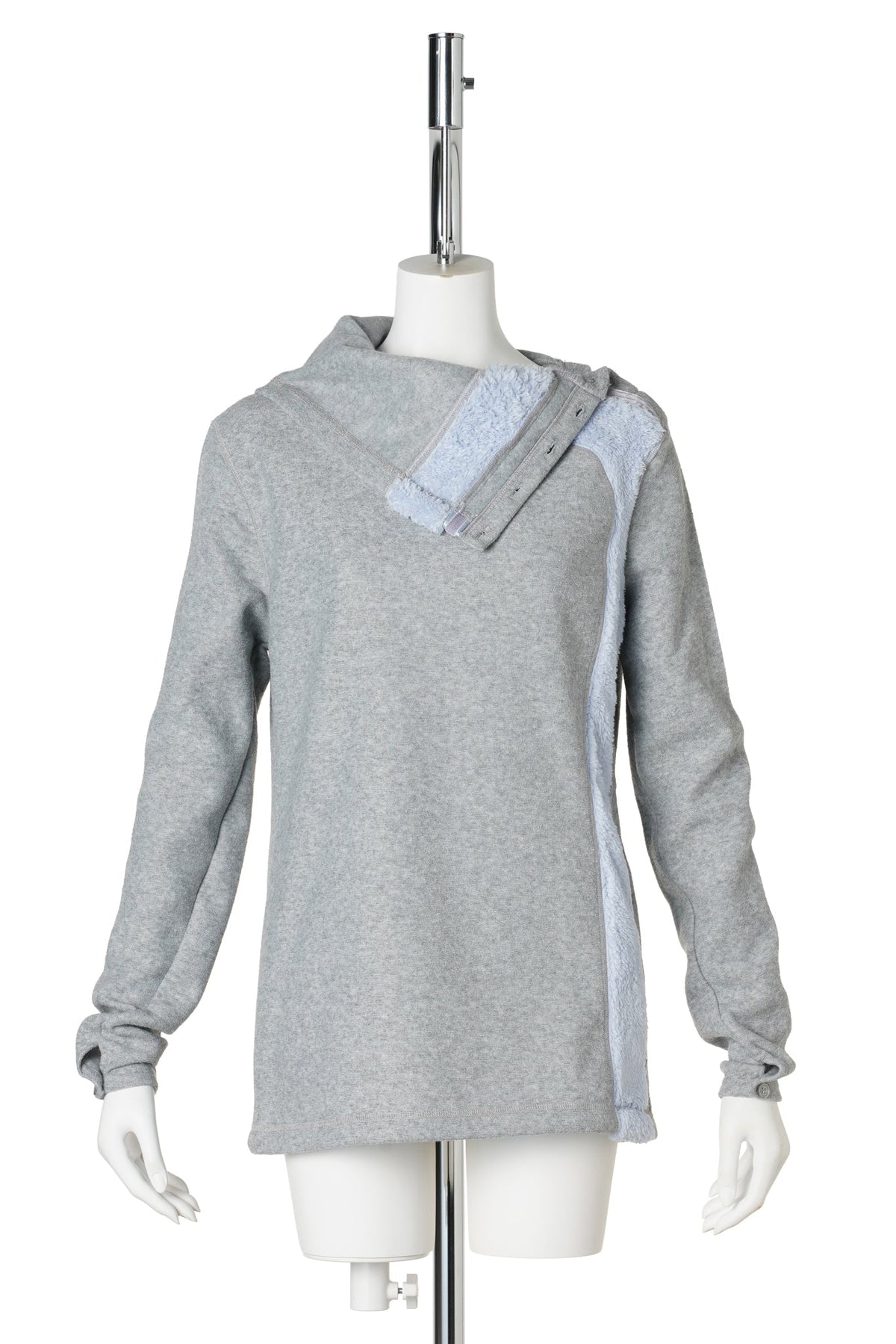 BUTTON POLAR NECK SWEATER / LIGHT GREY/LILAC