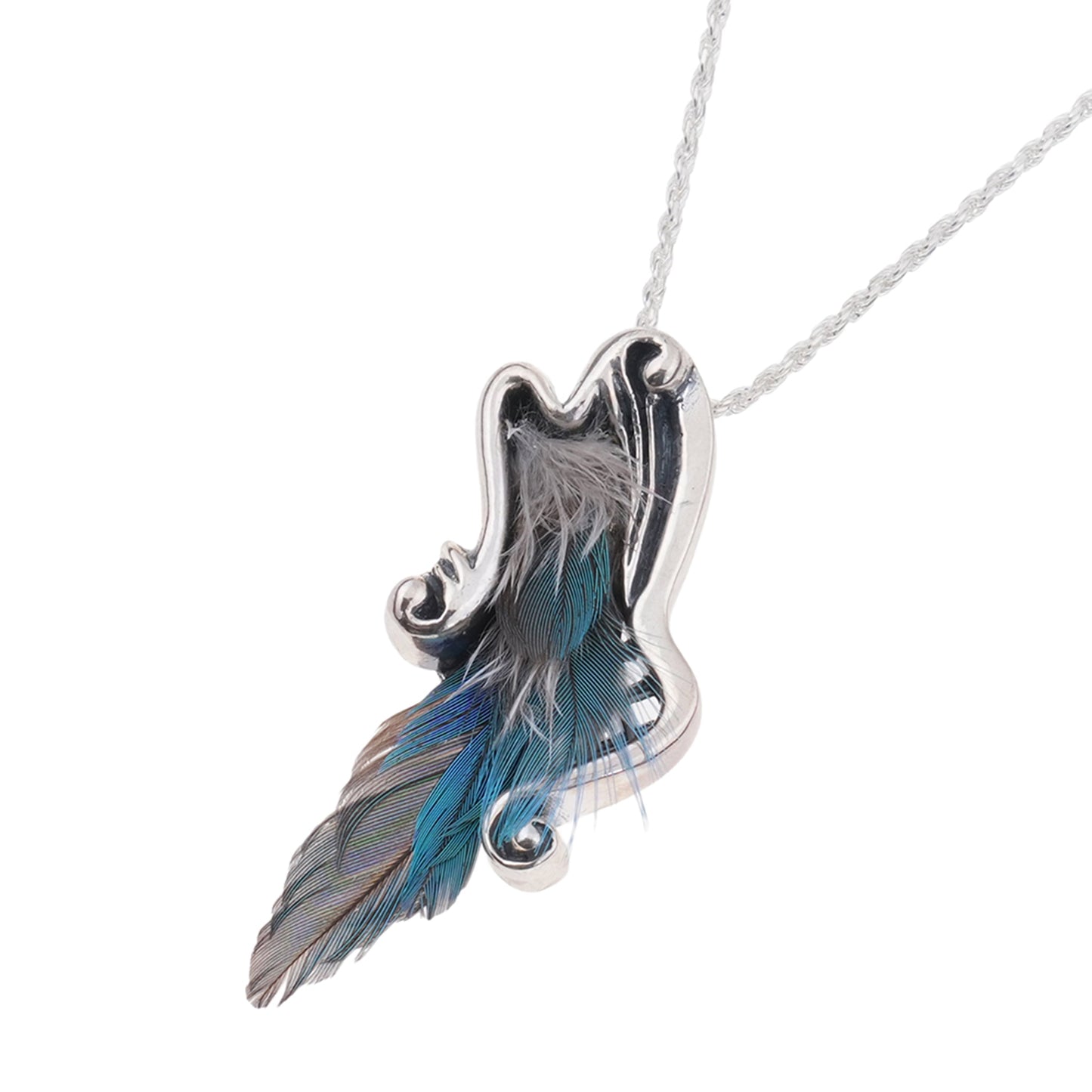 THRILOGY NECKLACE