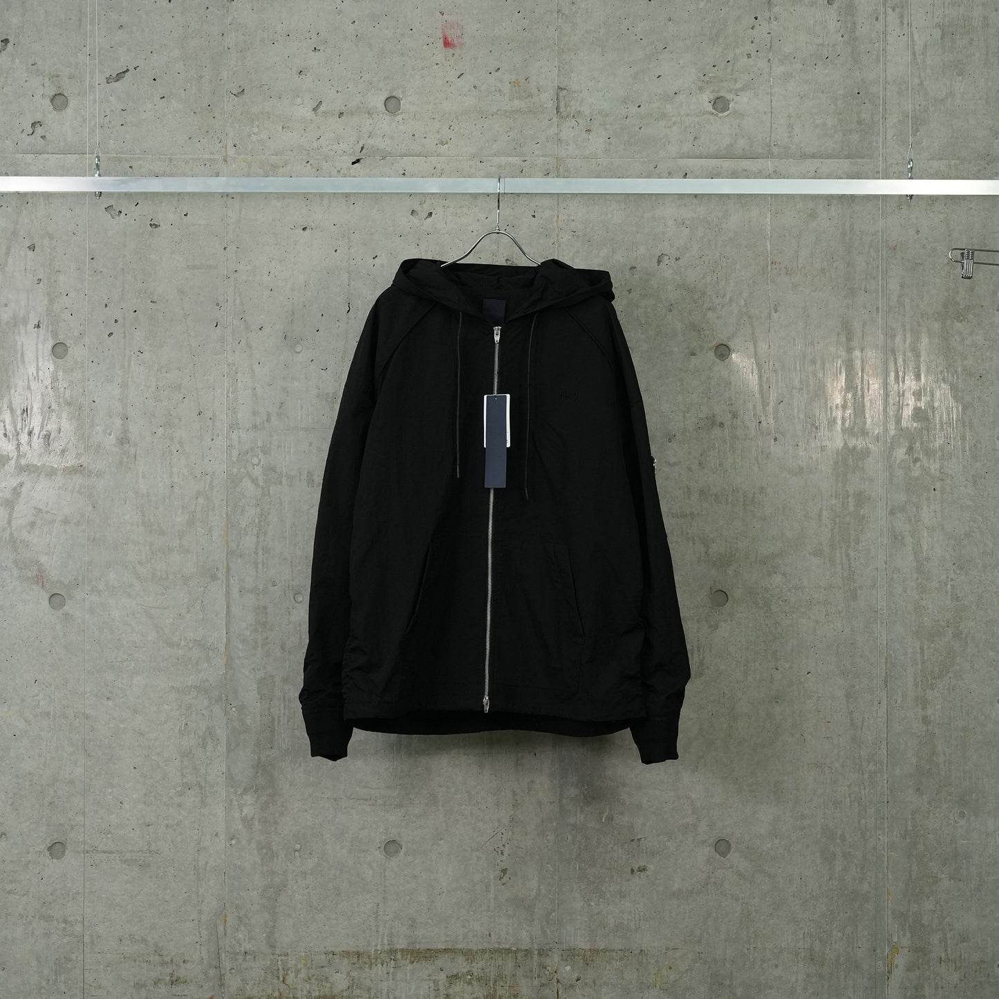 ZIP-UP HOODIE / BLACK