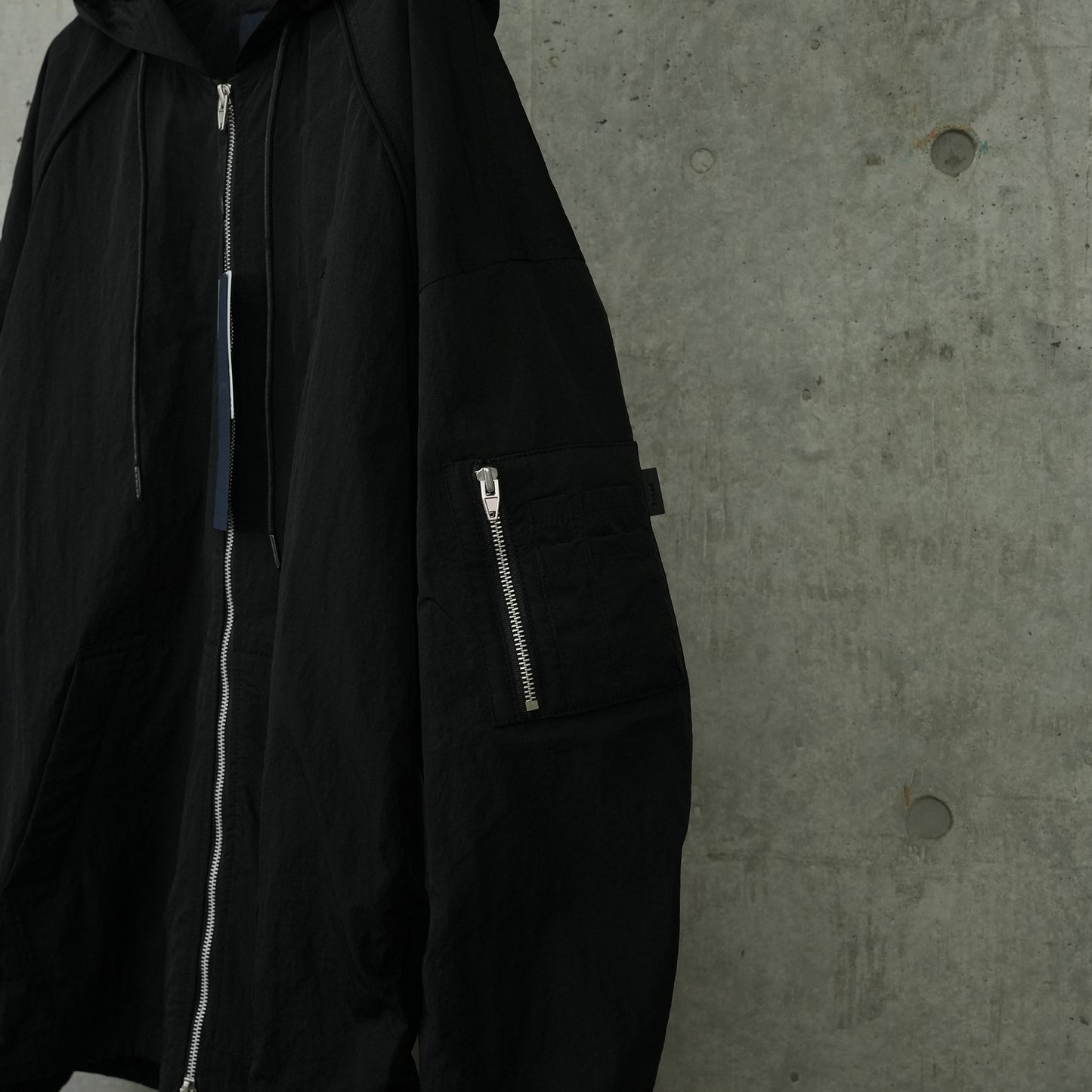 ZIP-UP HOODIE / BLACK