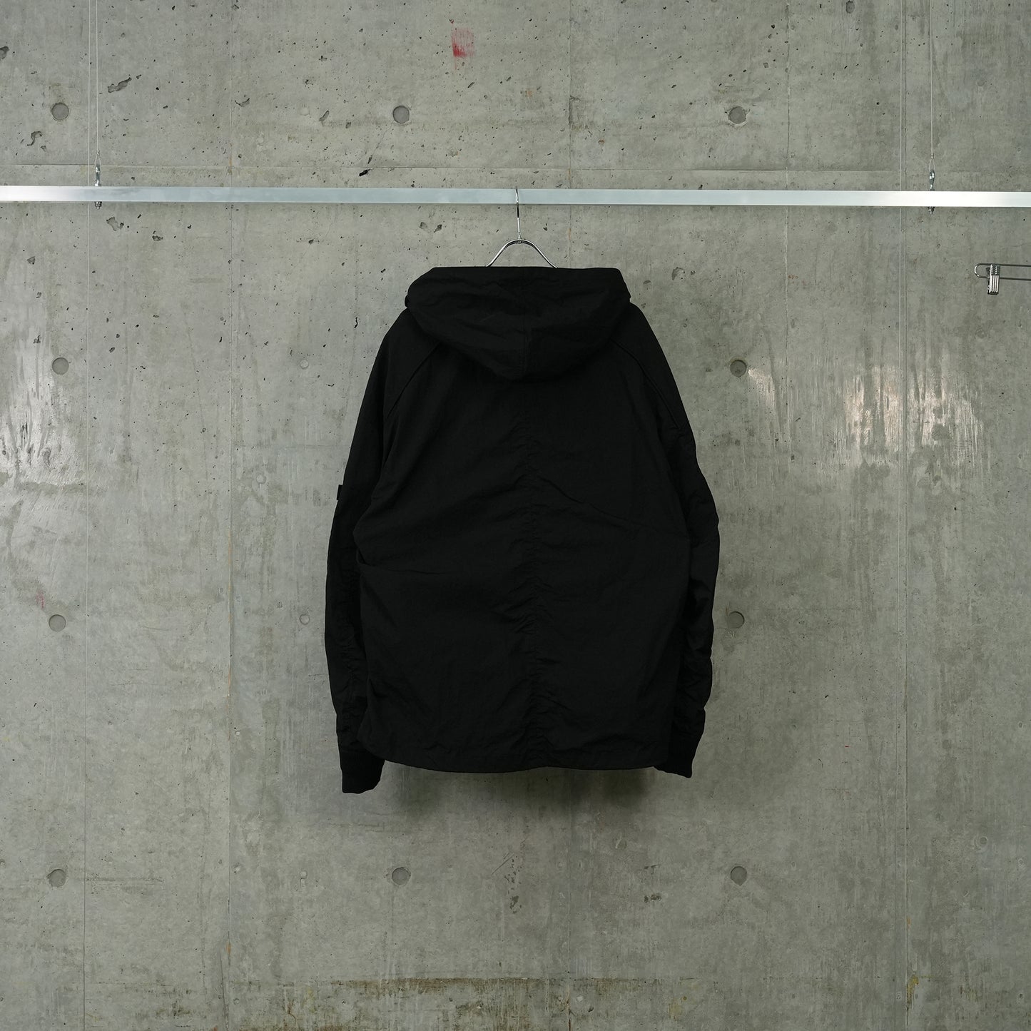 ZIP-UP HOODIE / BLACK