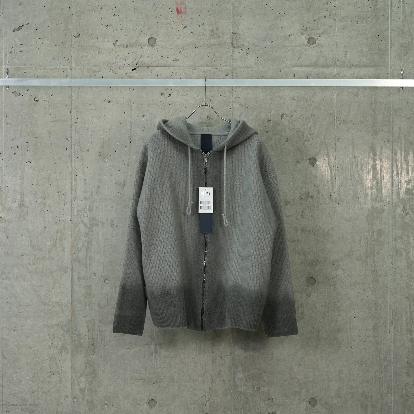 ZIP-UP HOODIE / ASH