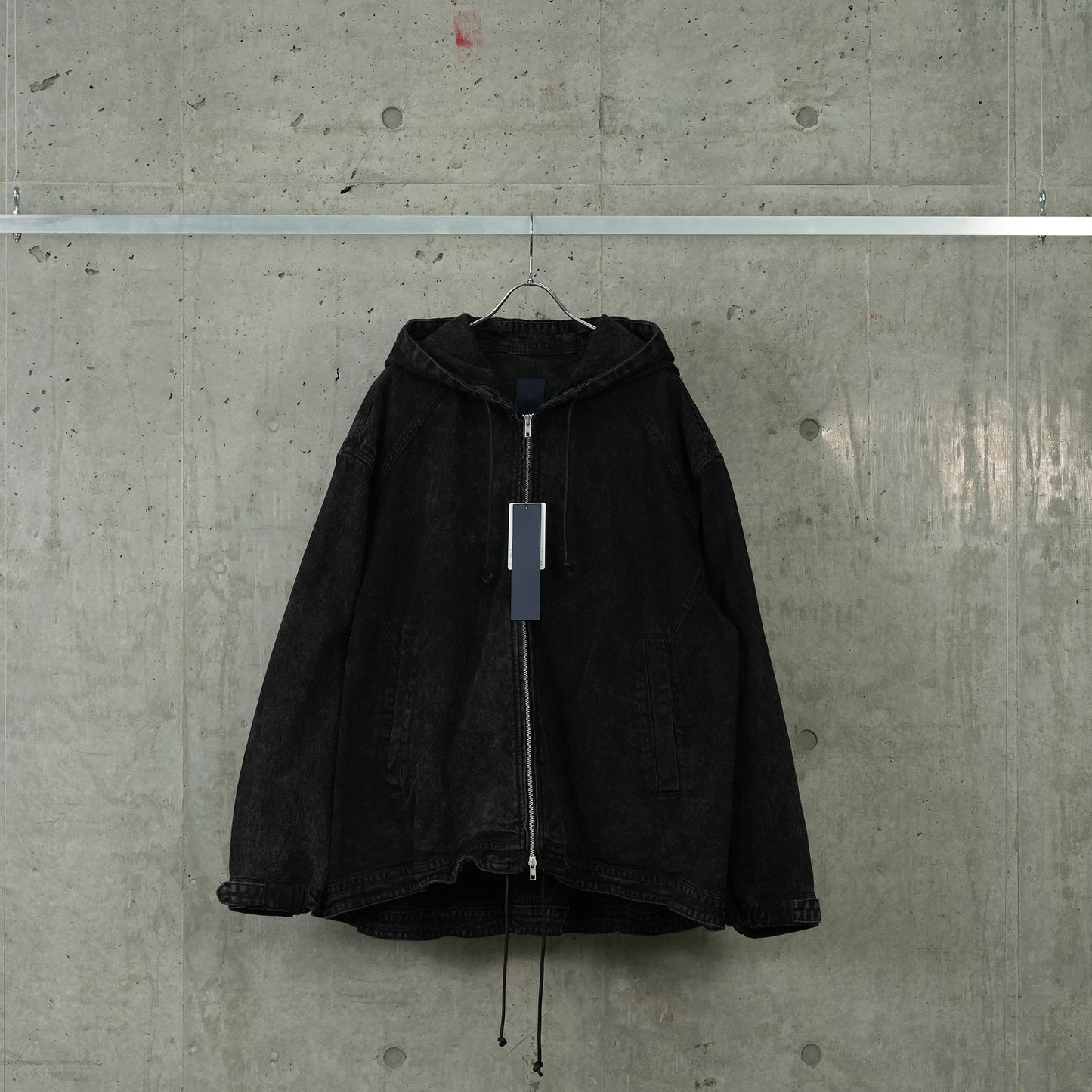 ZIP-UP HOODIE / BLACK