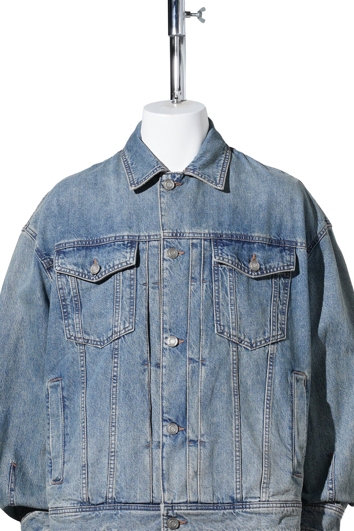 DENIM TRUCKER / BLUE