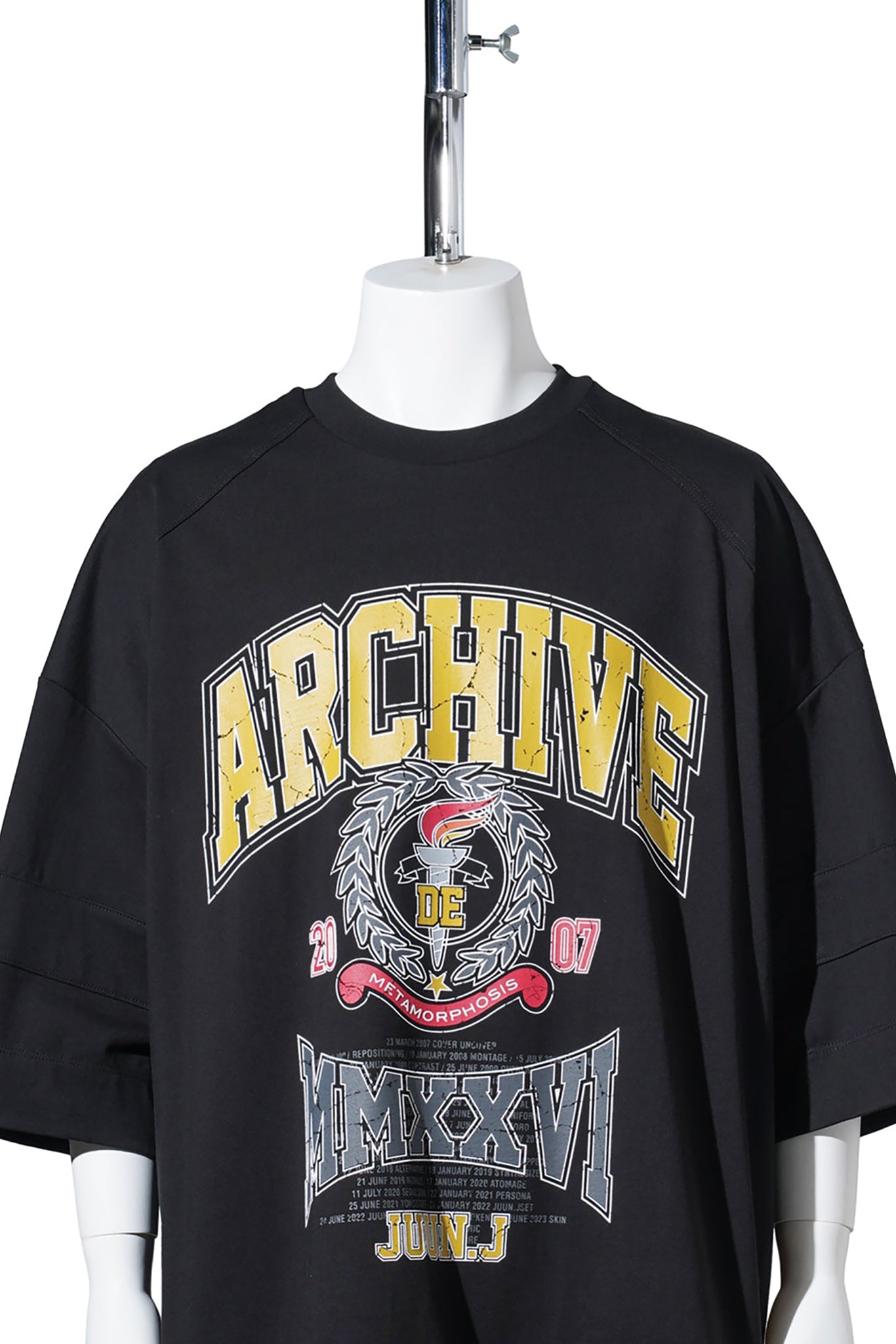 FOOTBALL GRAPHIC MAX FIT SHORT SLEEVE / BLACK