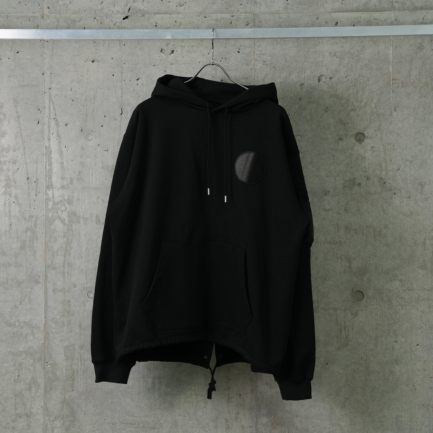 SUN-BLEACHED FISHTAIL HOODIE / BLACK