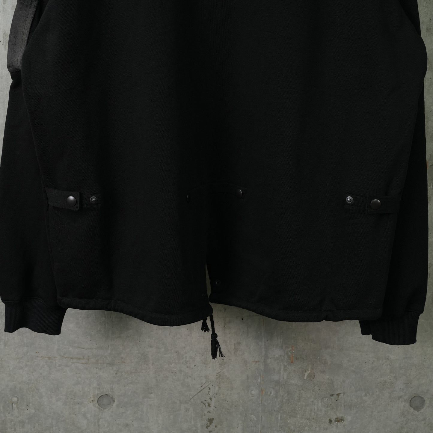 SUN-BLEACHED FISHTAIL HOODIE / BLACK