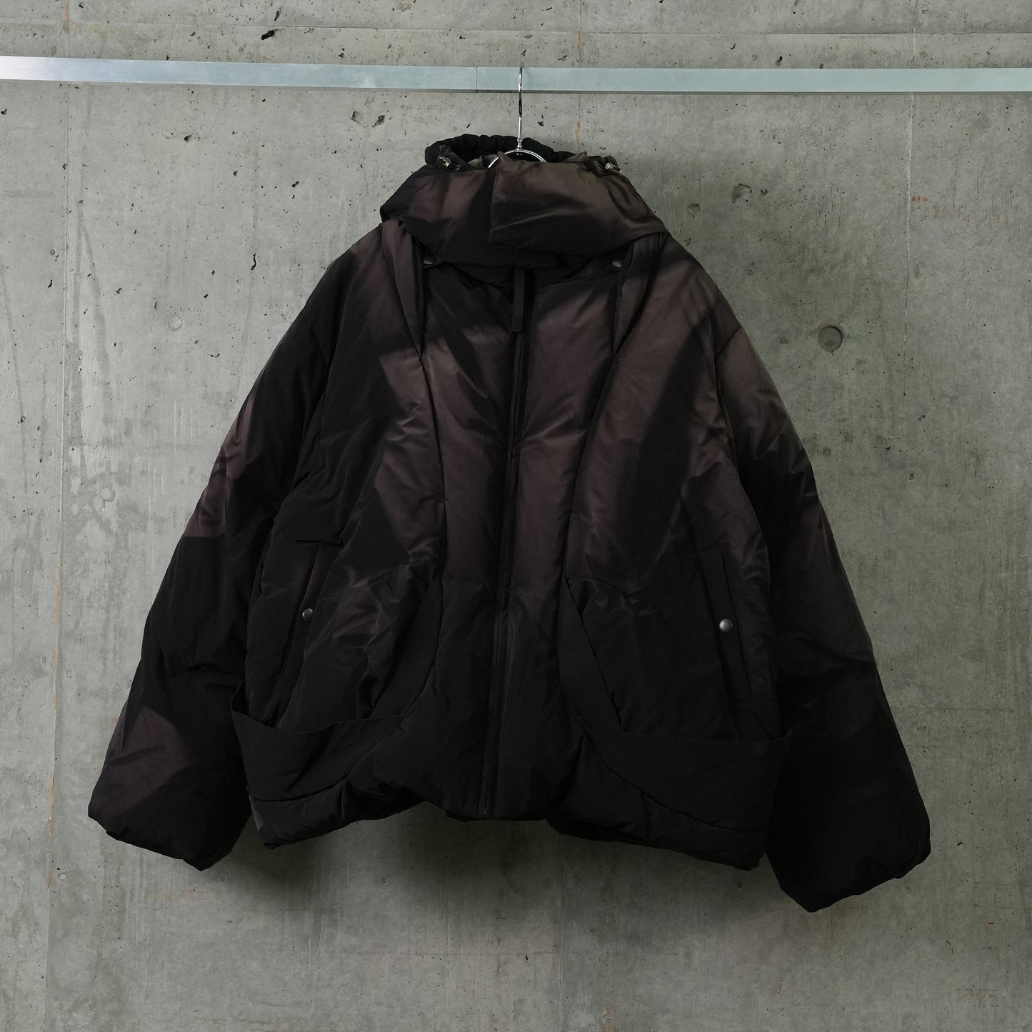 SUN-BLEACHED TWISTED DOWN JACKET / BLACK