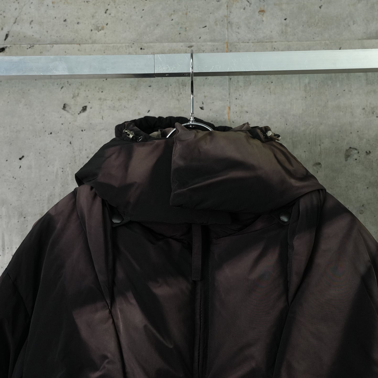 SUN-BLEACHED TWISTED DOWN JACKET / BLACK