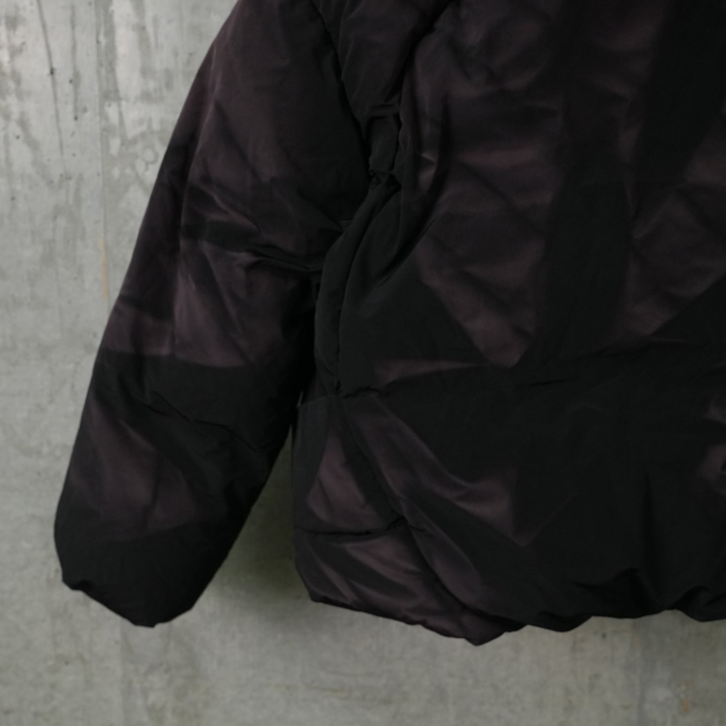 SUN-BLEACHED TWISTED DOWN JACKET / BLACK