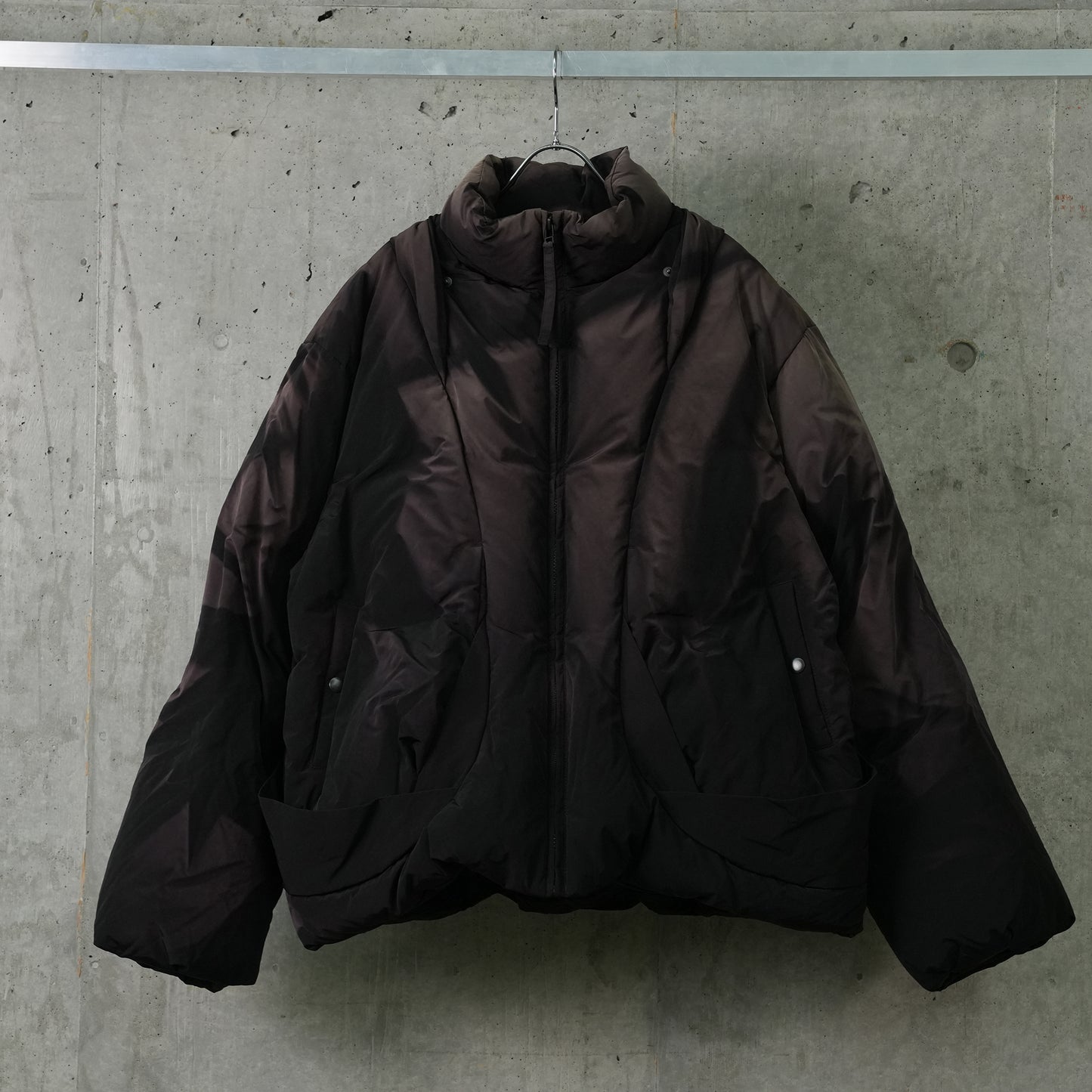 SUN-BLEACHED TWISTED DOWN JACKET / BLACK