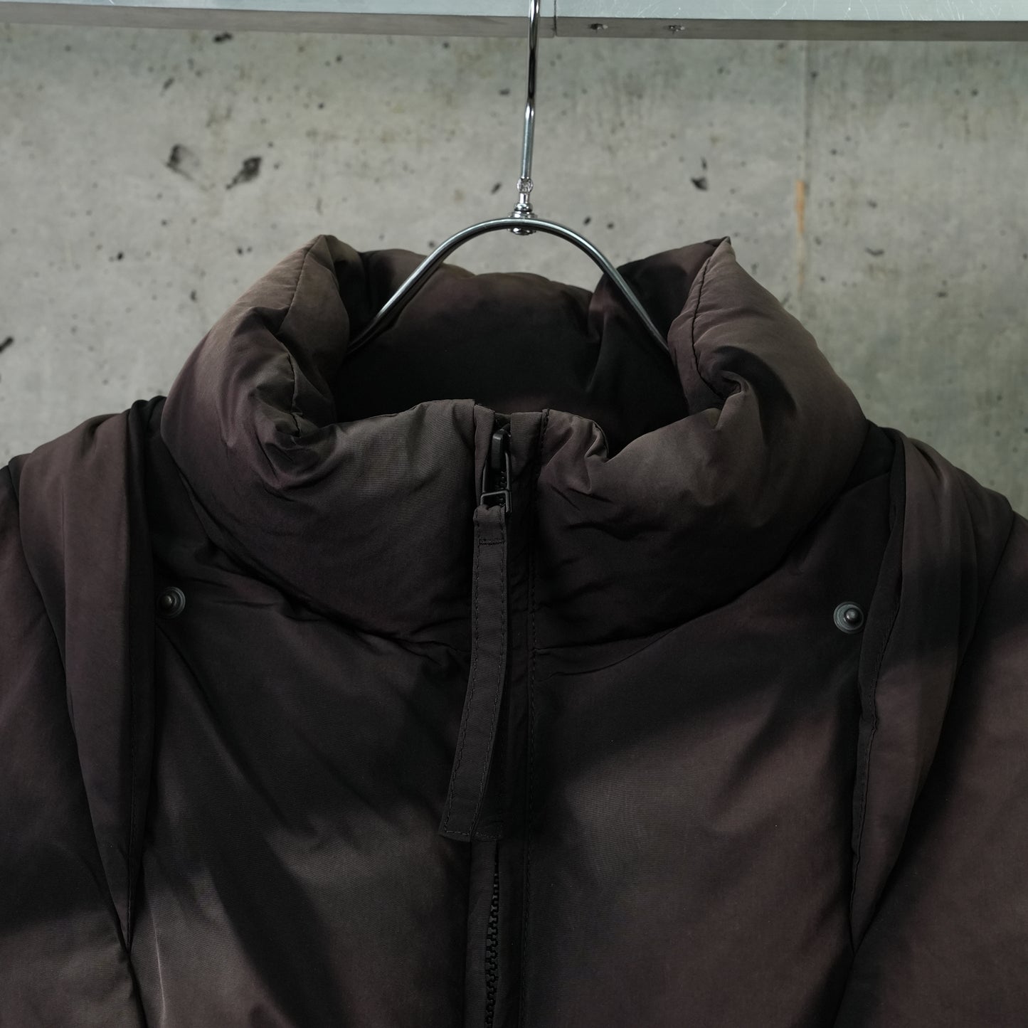 SUN-BLEACHED TWISTED DOWN JACKET / BLACK