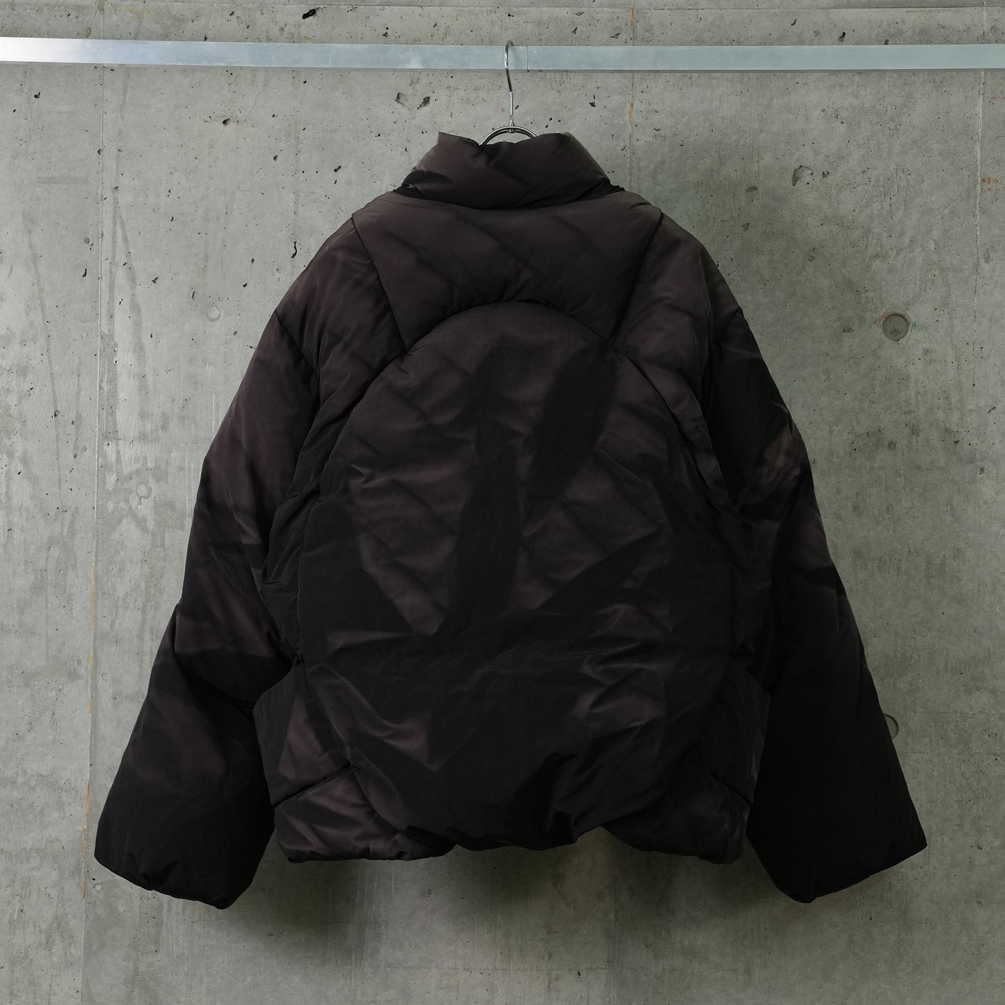 SUN-BLEACHED TWISTED DOWN JACKET / BLACK