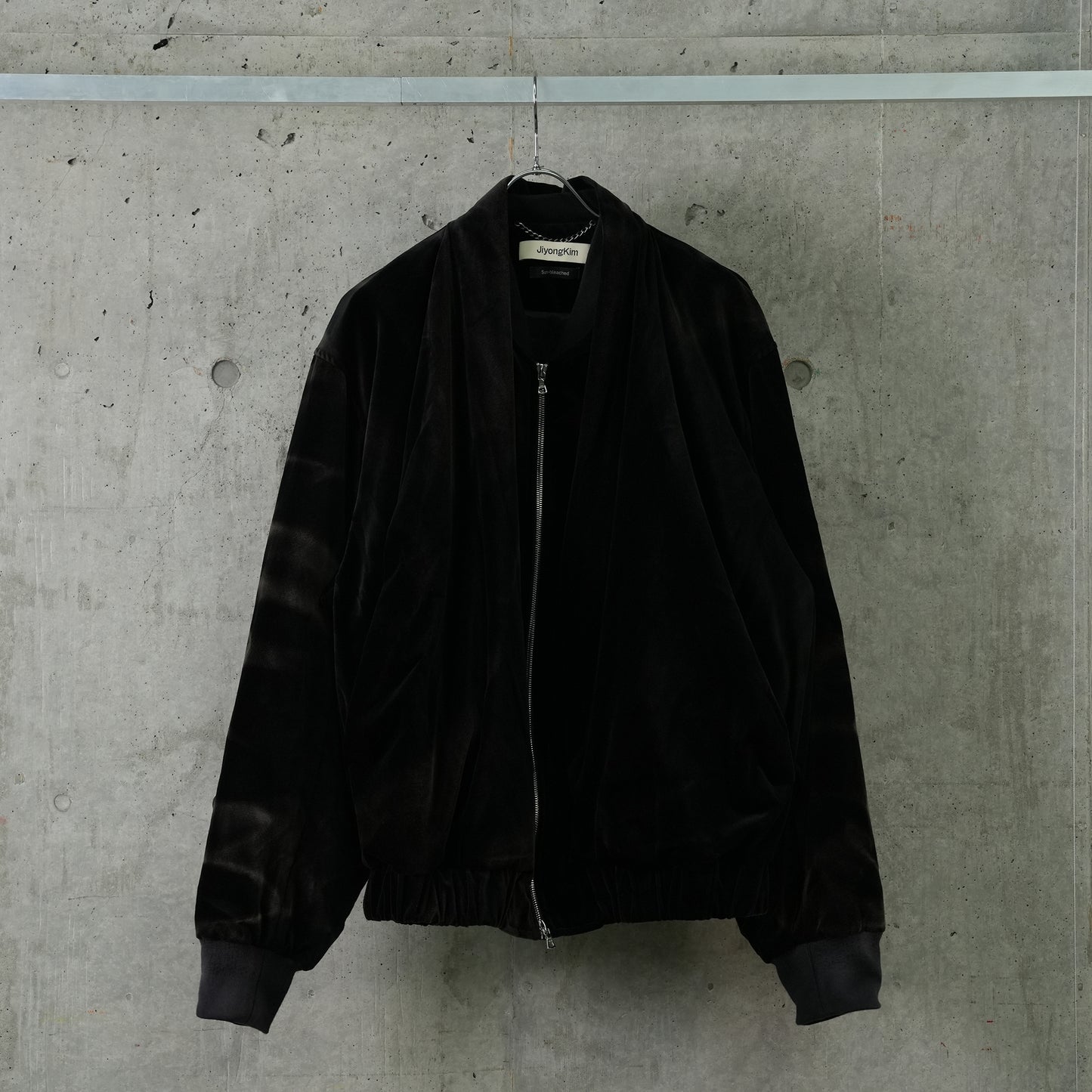 SUN-BLEACHED VELVET SHAWL COLLAR BOMBER / BLACK