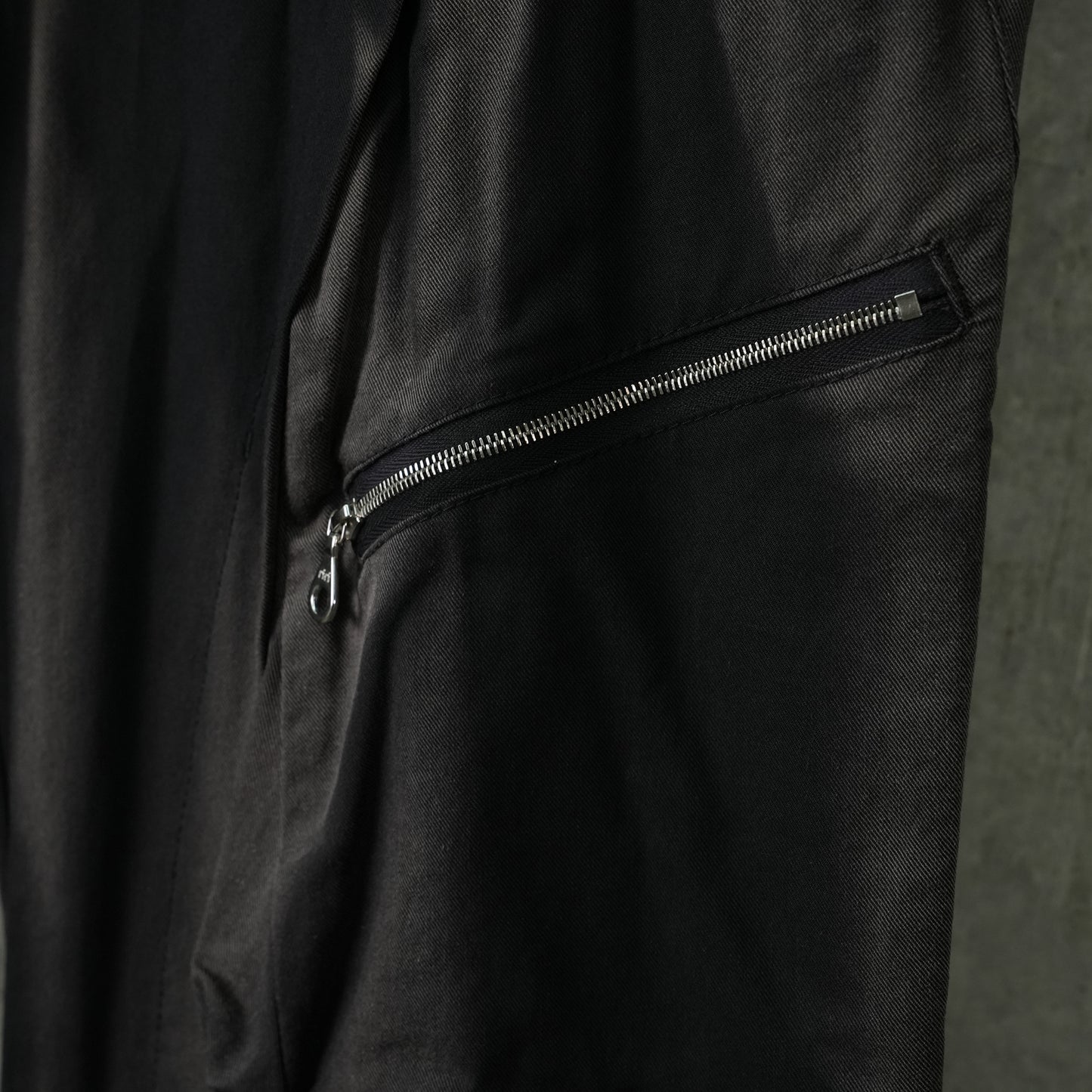 SUN-BLEACHED DRAPED POCKET TROUSERS / BLACK