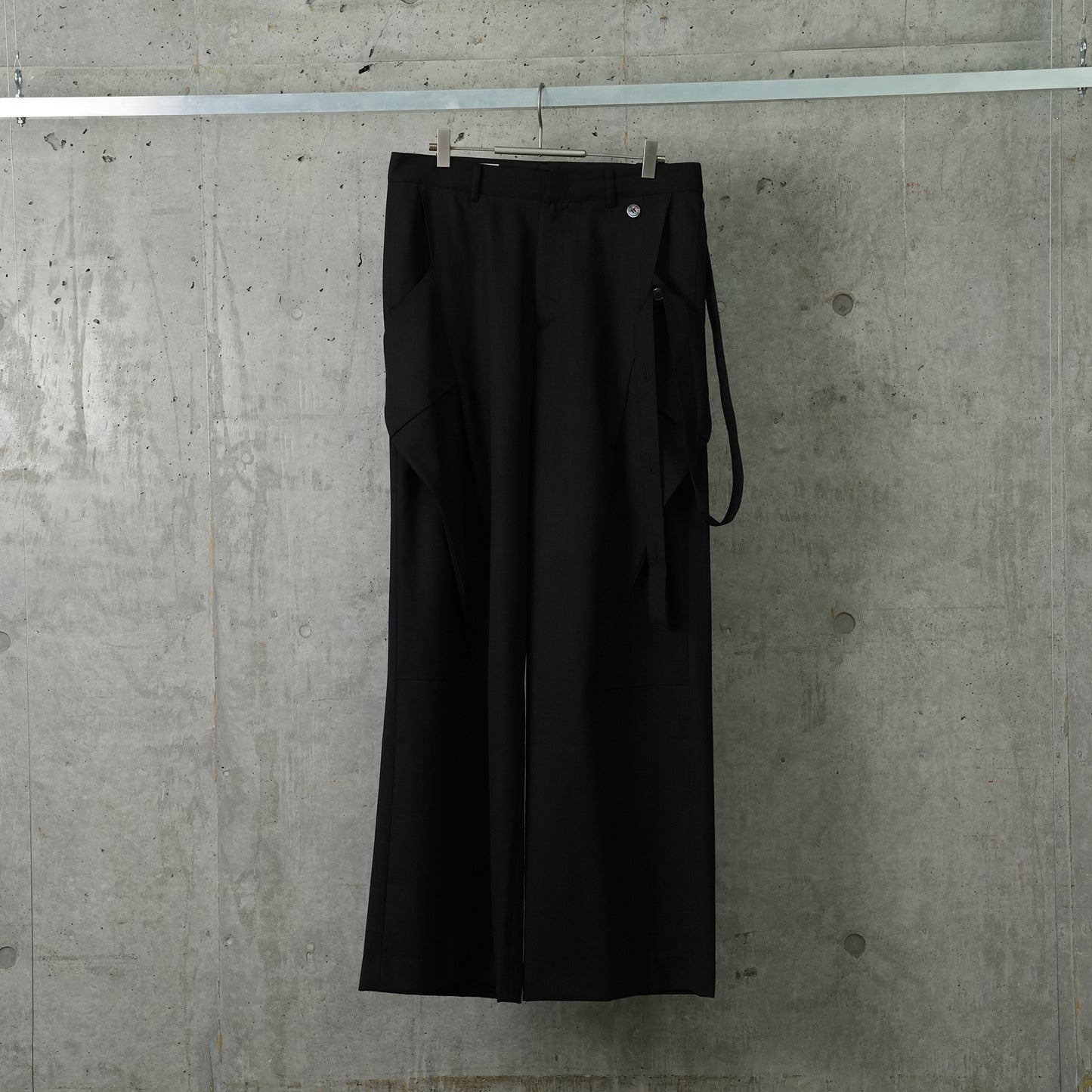 TAILORED DETACHABLE POCKET WIDE TROUSERS / BLACK