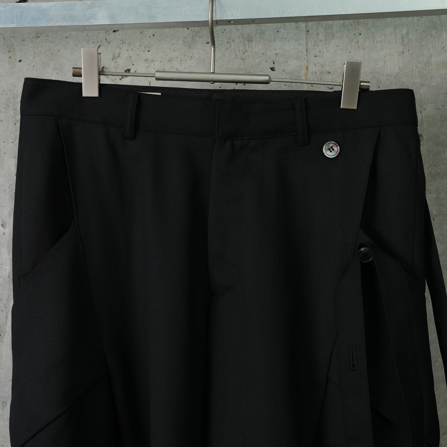 TAILORED DETACHABLE POCKET WIDE TROUSERS / BLACK