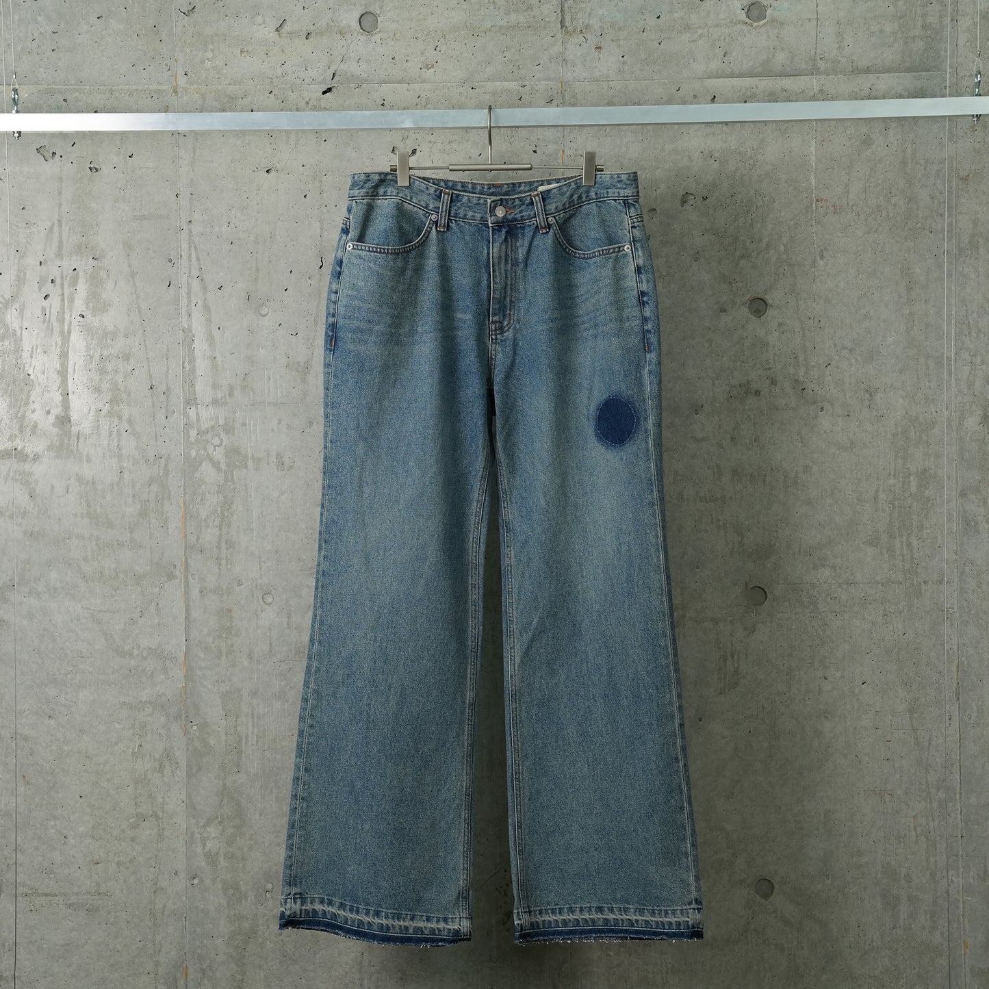 STRAIGHT DENIM PANTS / BLUE