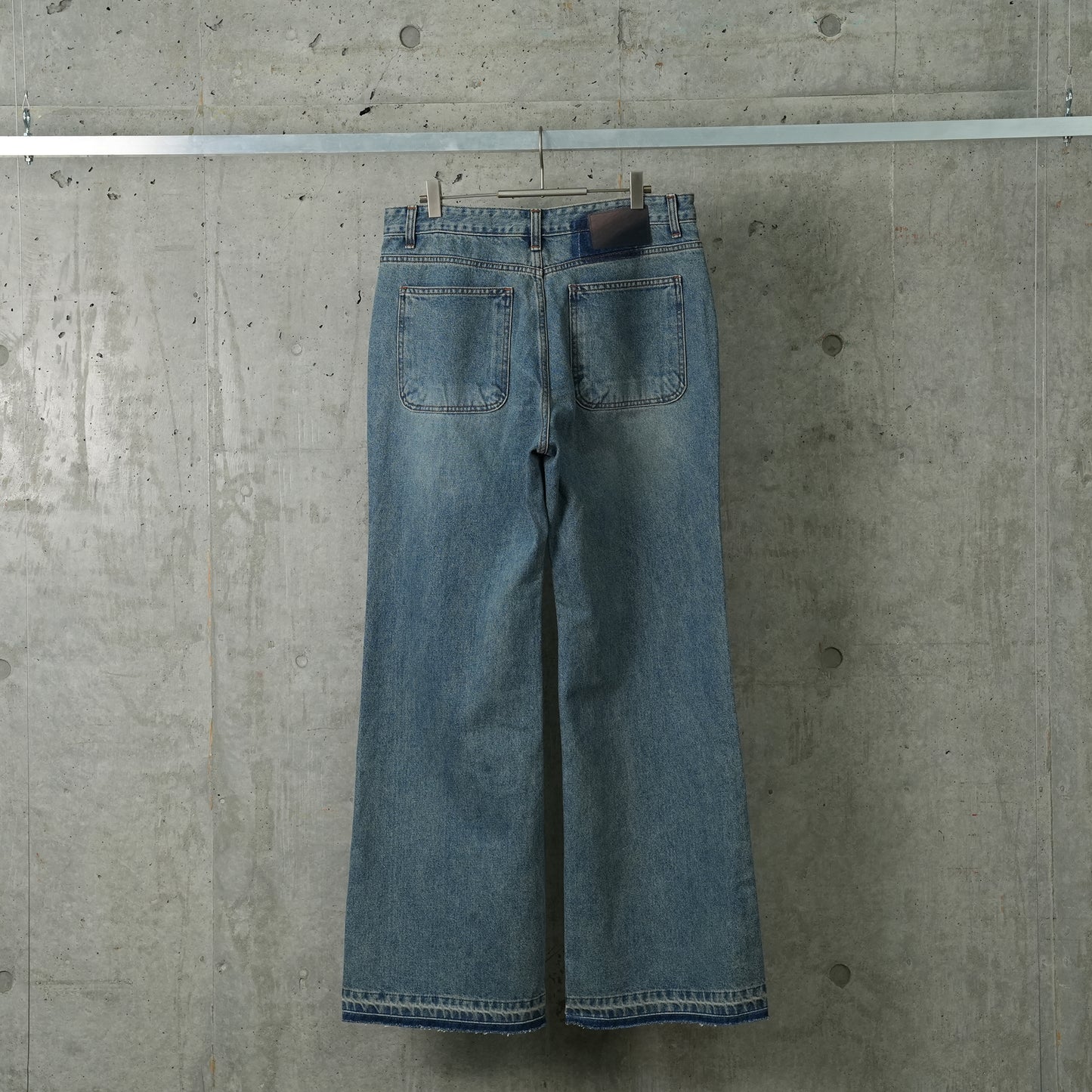 STRAIGHT DENIM PANTS / BLUE