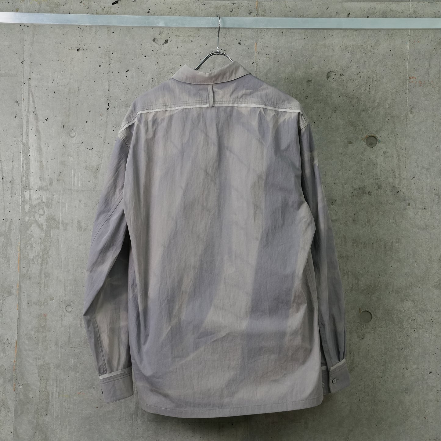 SUN-BLEACHED RAW EDGE SHIRT / OFF-WHITE