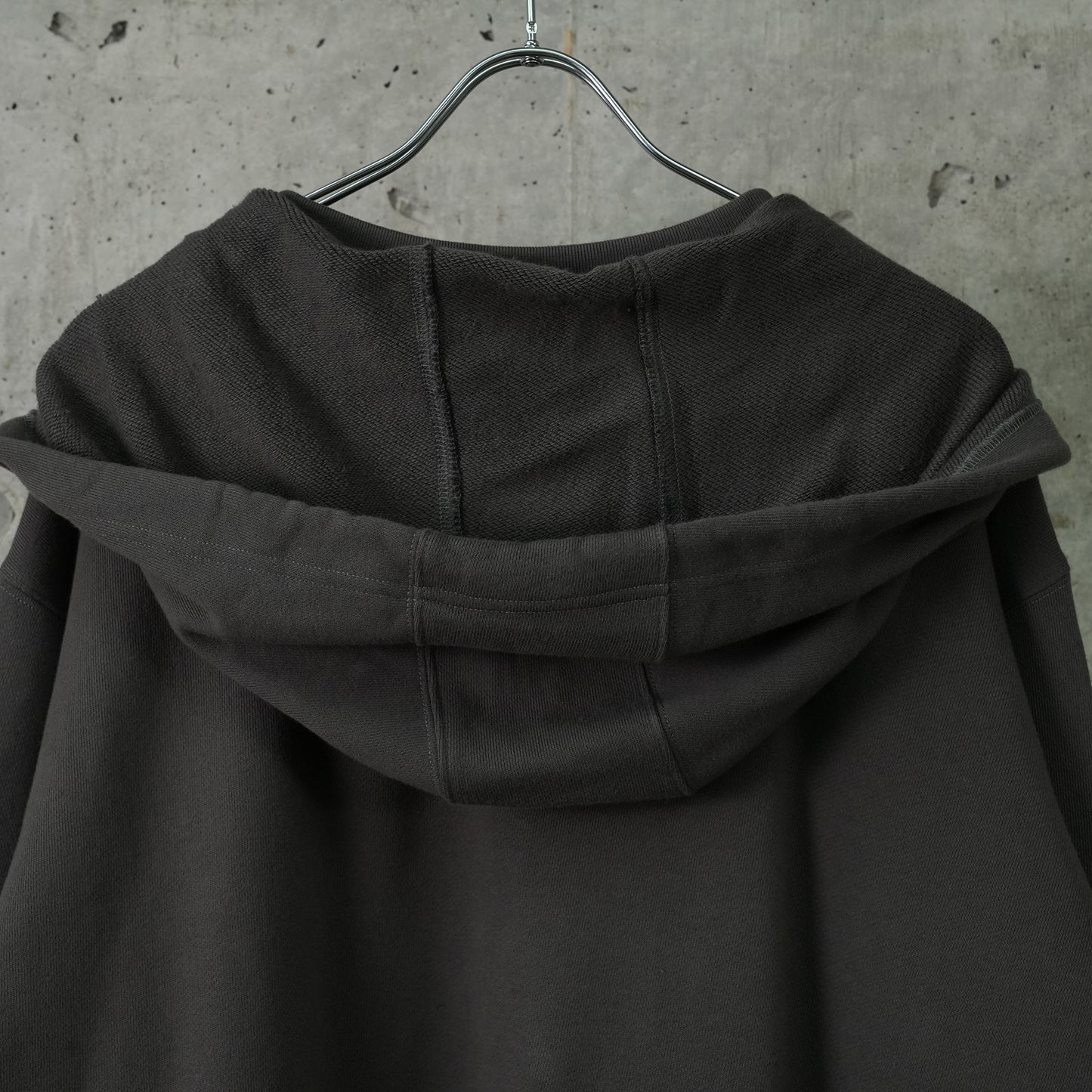 SUN-BLEACHED SUN HOODIE / GREY