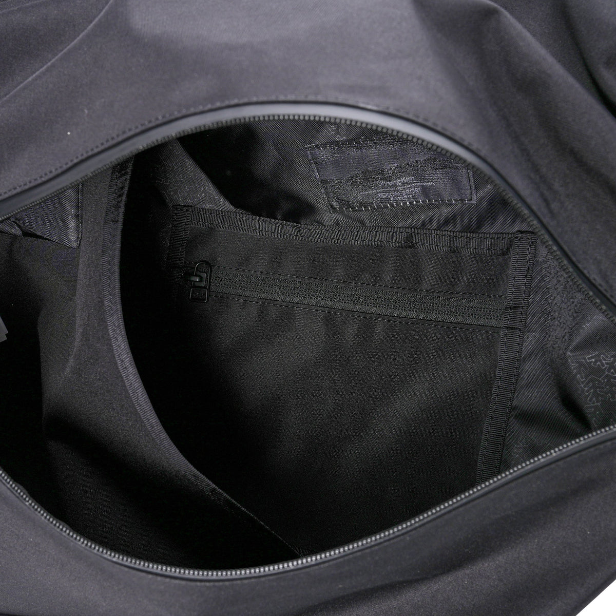 MULTI-POCKET SLING BAG / BLACK