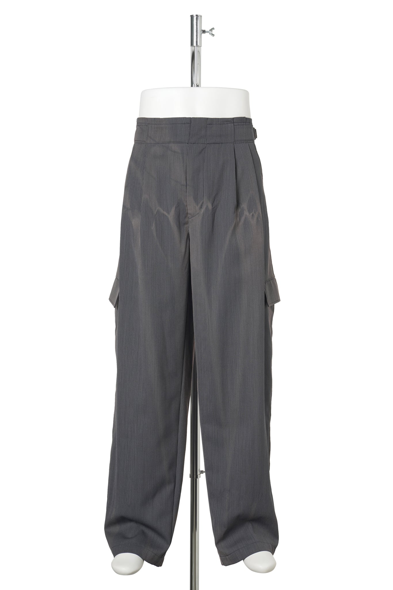 SUN-BLEACHED PLEATED TROUSERS / PIN STRIPE GREY