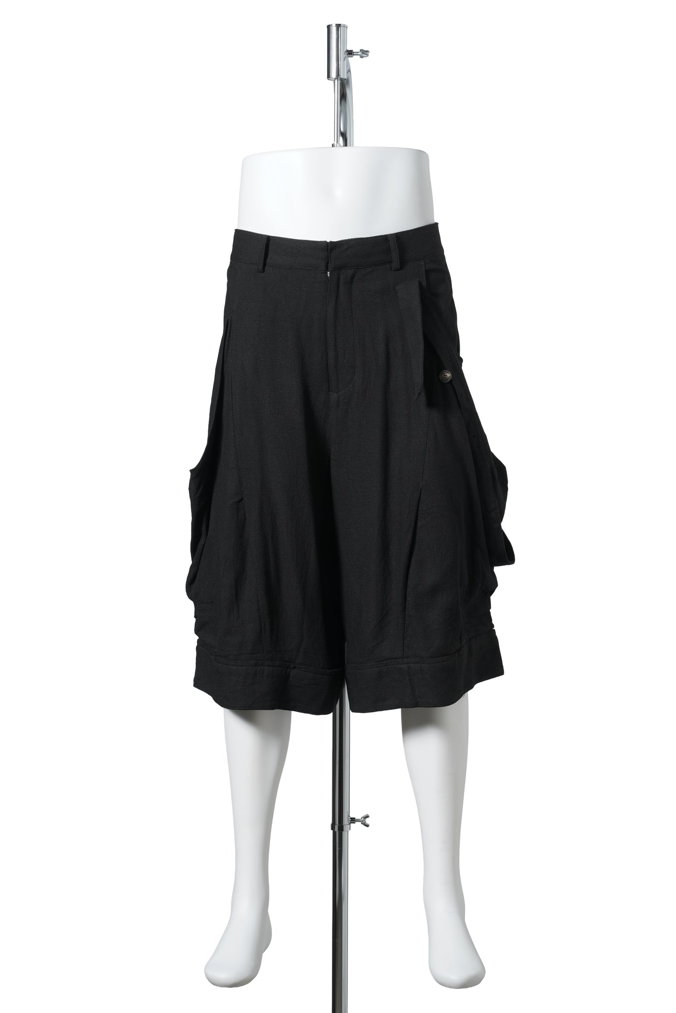 UN-BLEACHED LAYERED STRAP HALF TROUSERS / BLACK