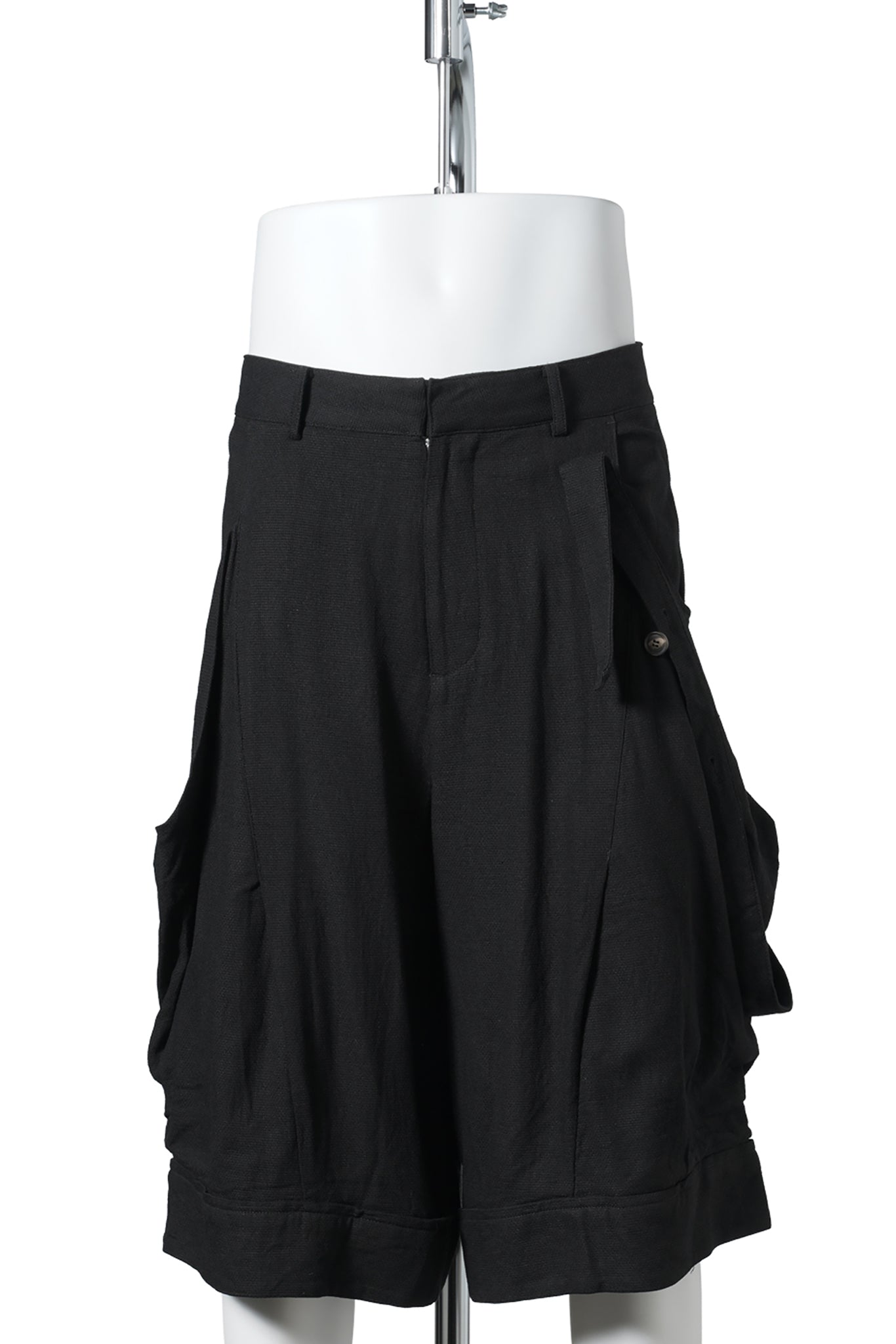 UN-BLEACHED LAYERED STRAP HALF TROUSERS / BLACK