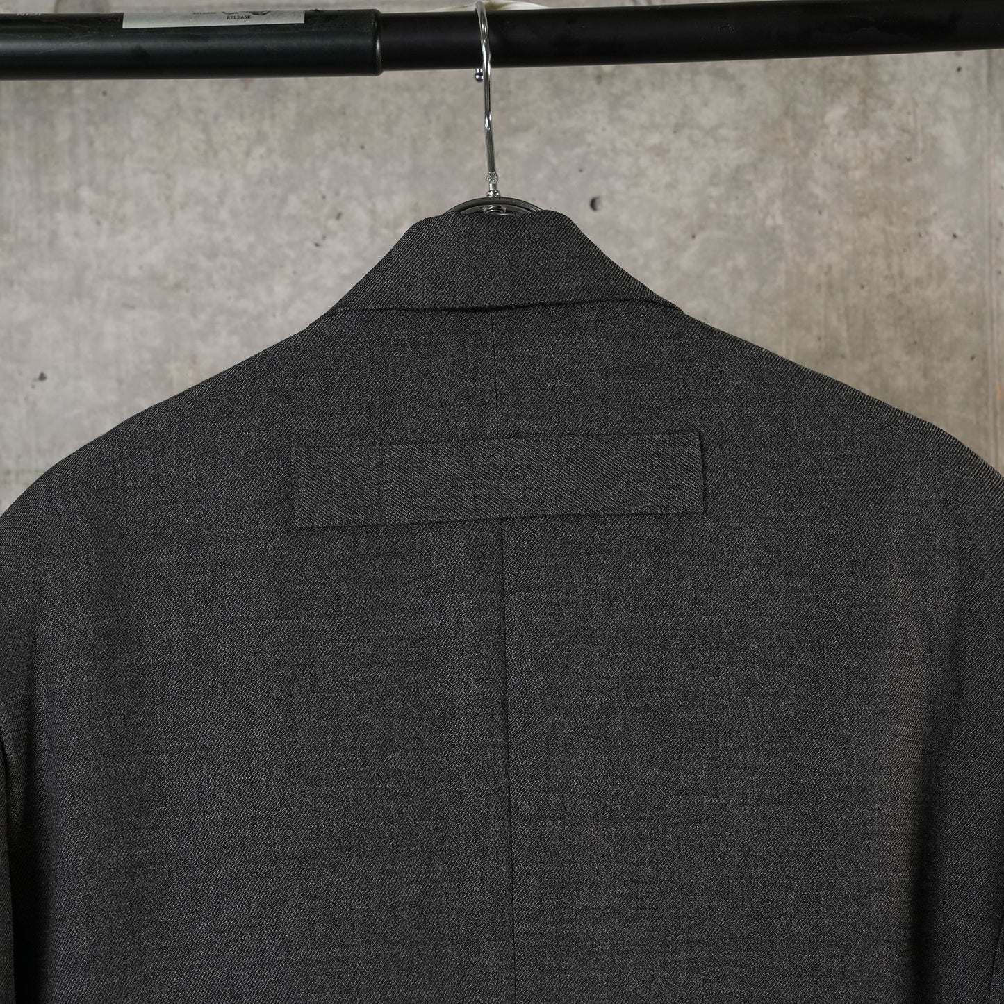 WOOL GABARDINE DOUBLE BREASTED COAT / GREY