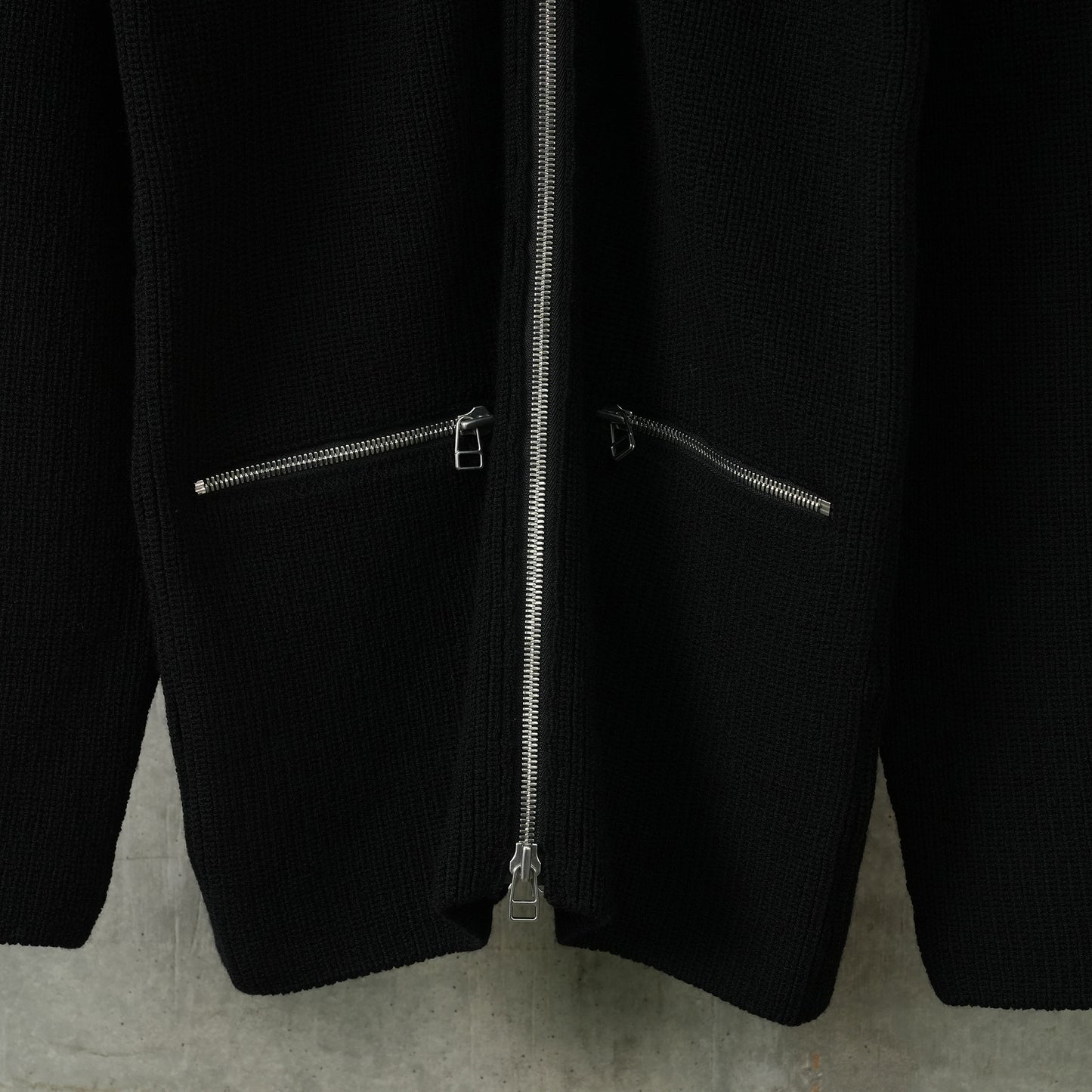 ZIPPED CARDIGAN / BLACK