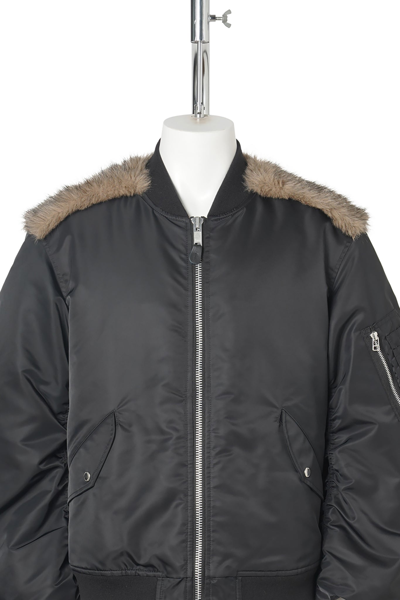 NYLON MASSIVE ROUNDED SLEEVE BOMBER JACKET WITH BACK FUR / BLACK