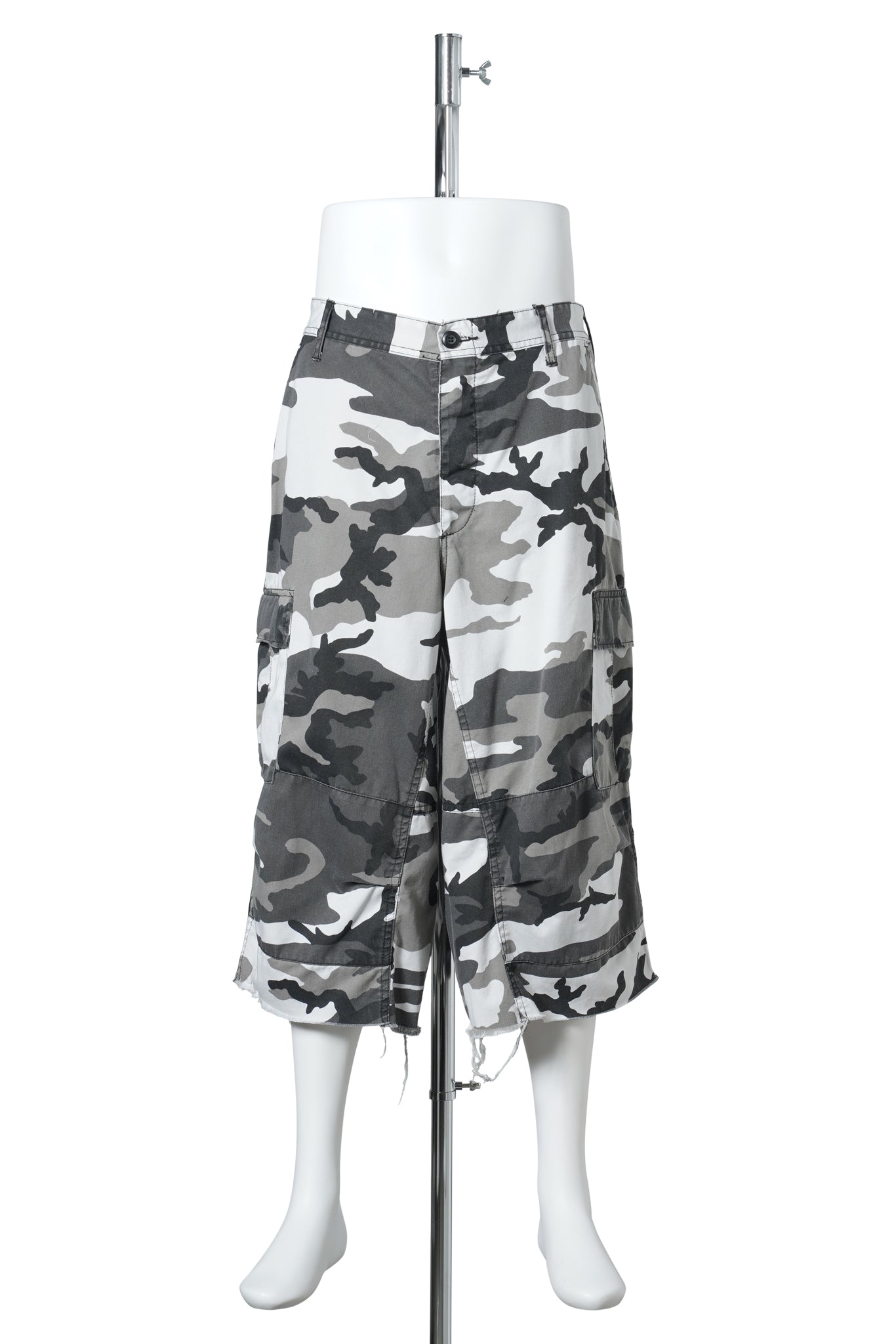 SNOW NBHD SHORTS / SNOW CAMO
