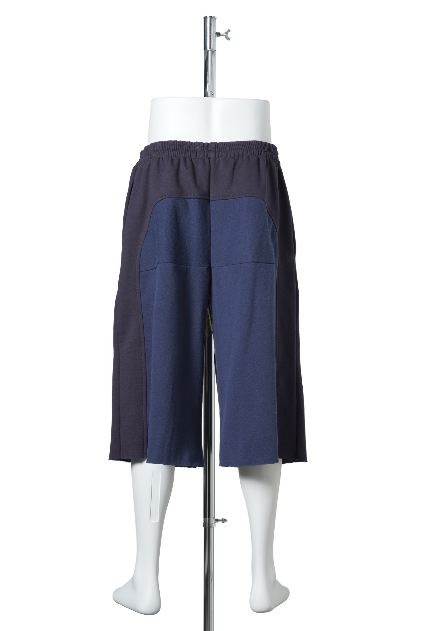 PADDED SWEAT SHORTS / NAVY